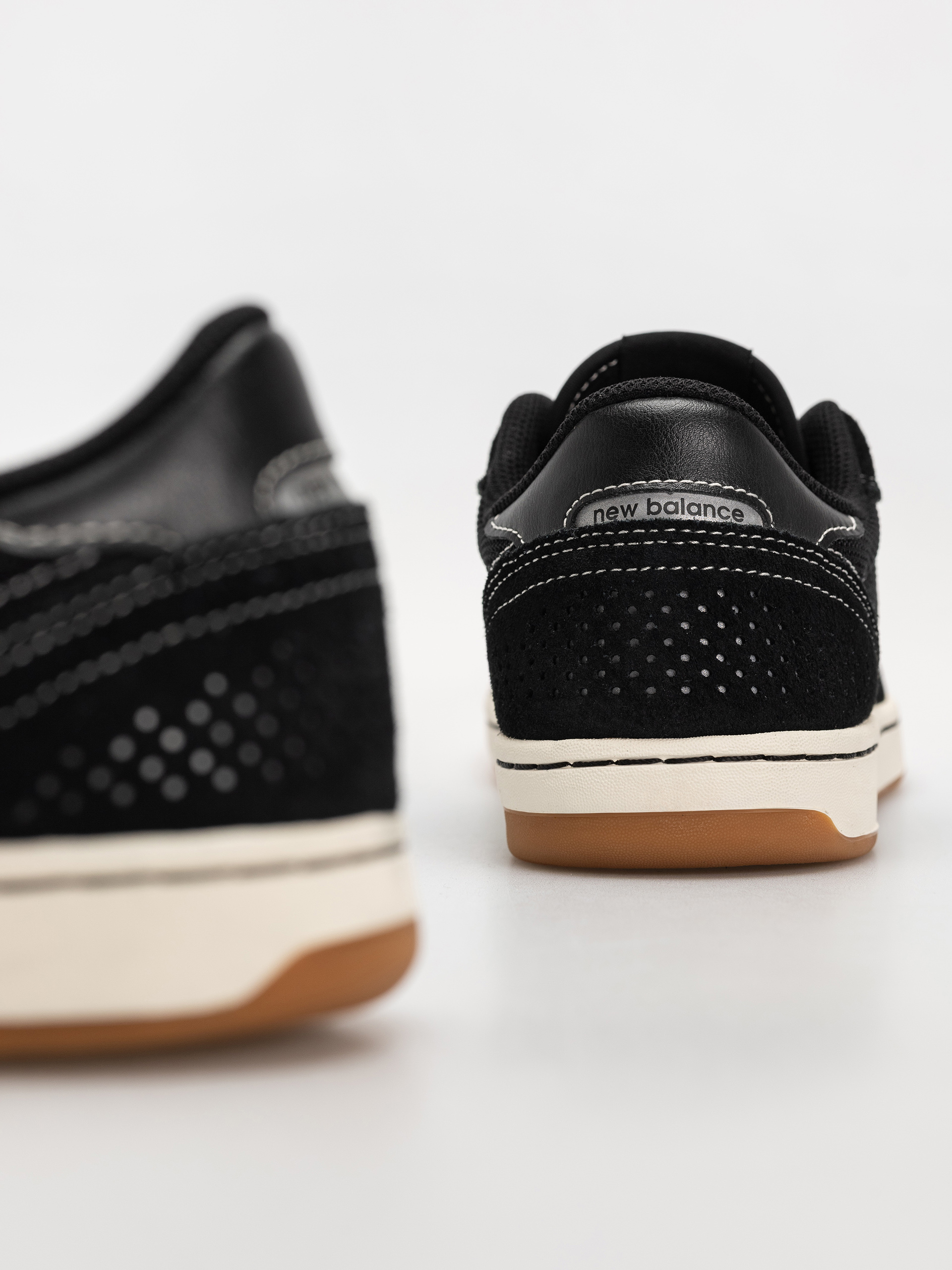 New Balance 440 Schuhe (black/sea salt)