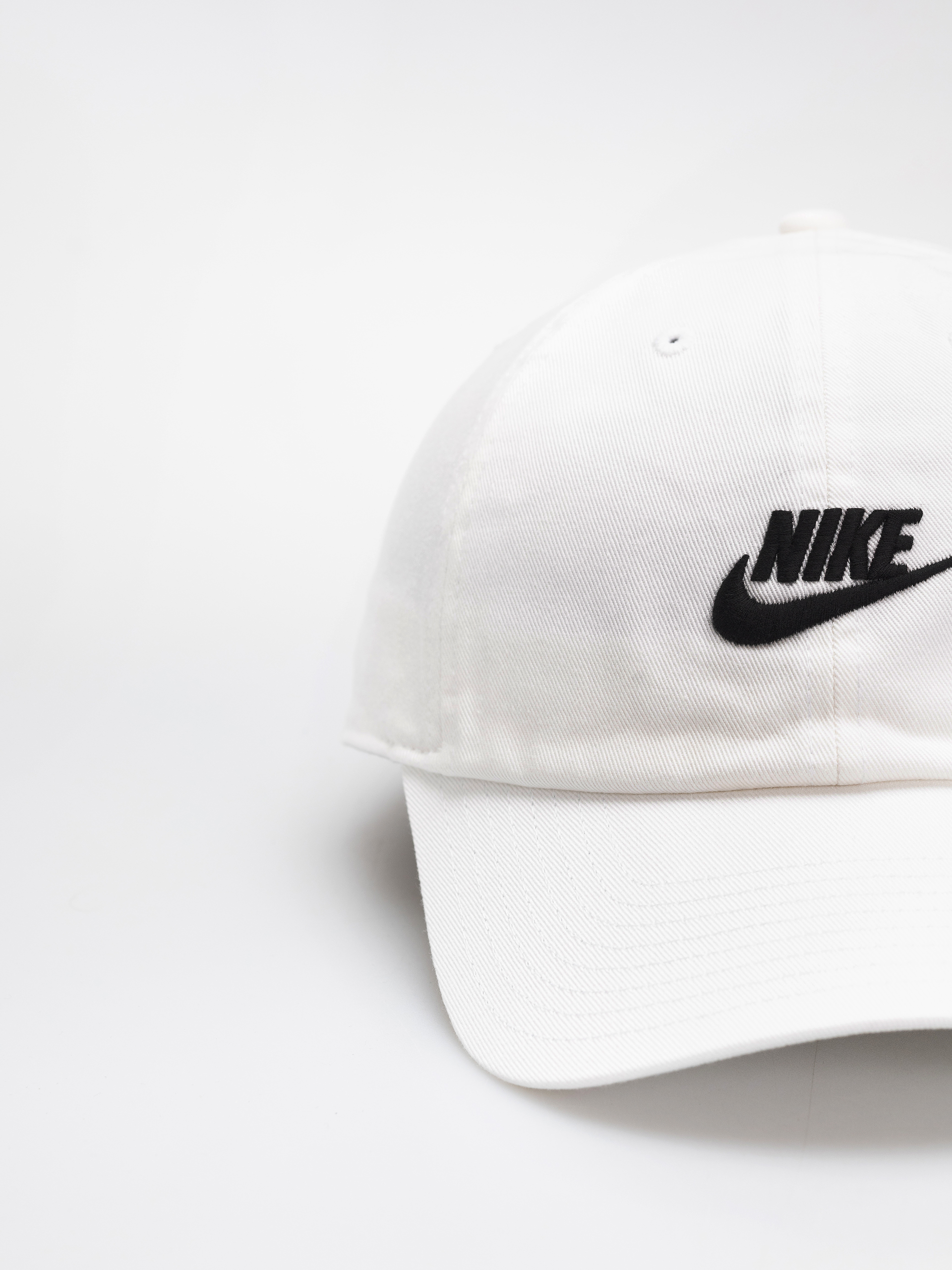 Nike SB Club Cap (white/black)