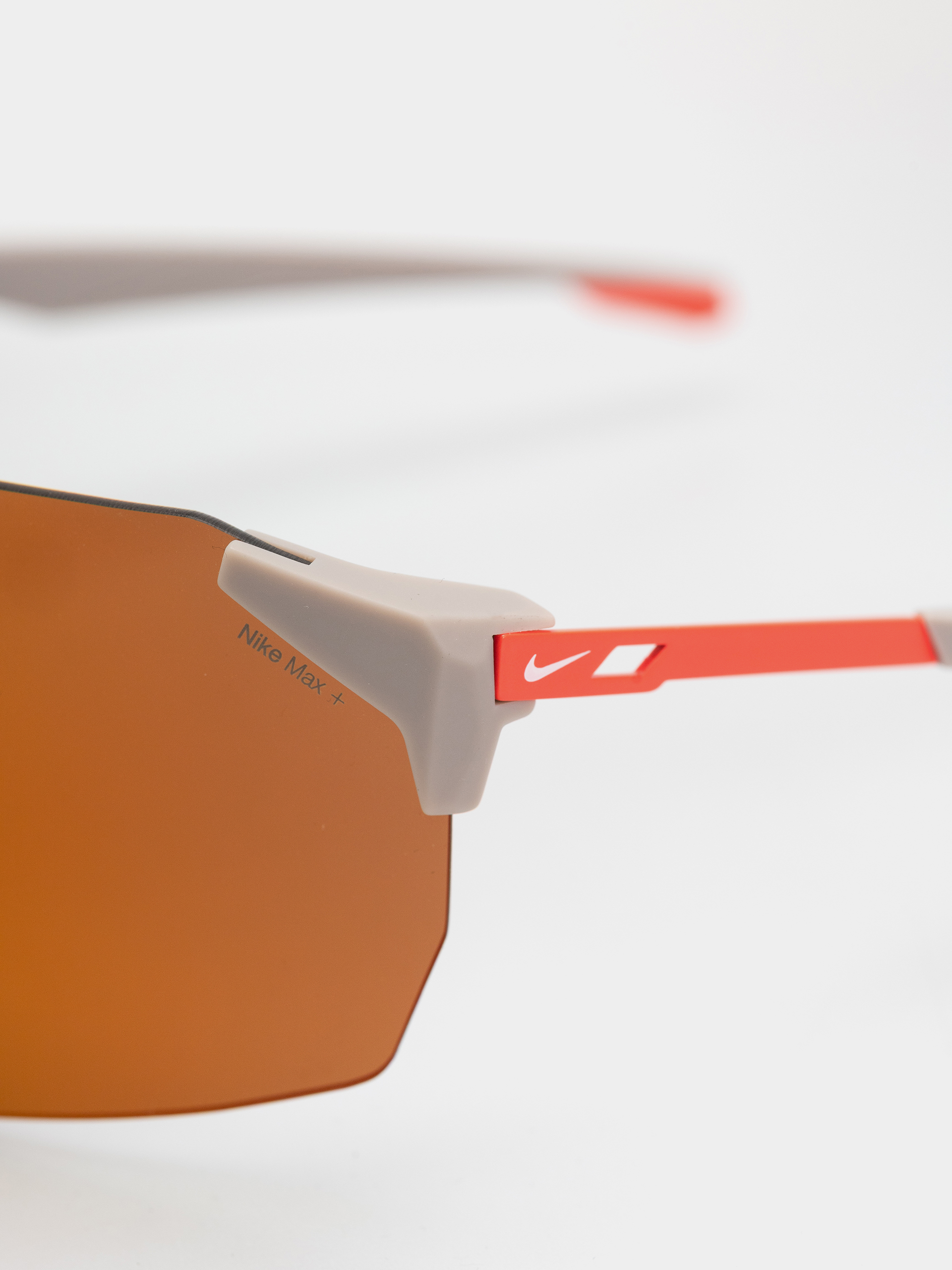 Nike Limitless Shield Sonnenbrille (college grey/orange mirror)
