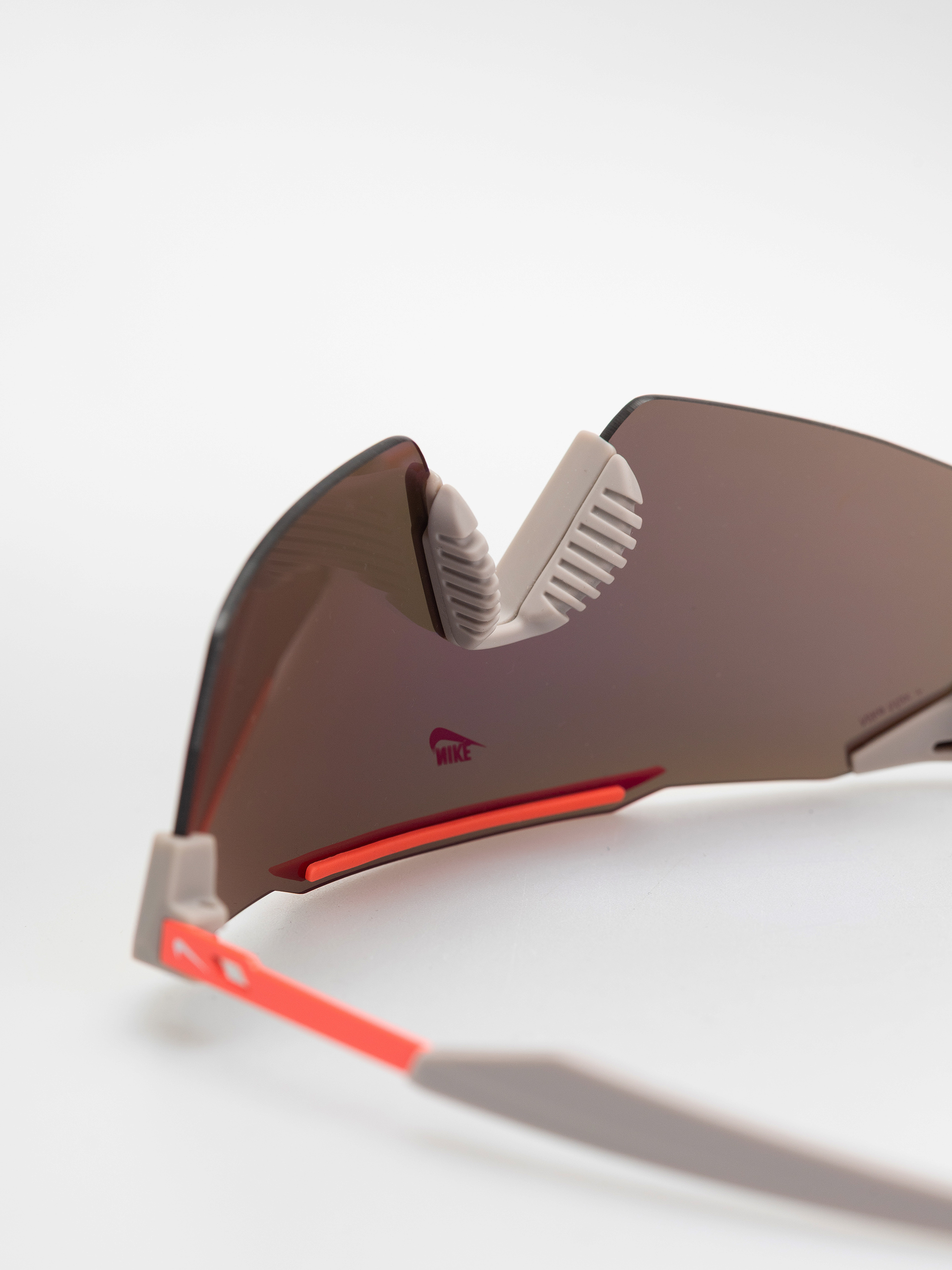 Nike Limitless Shield Sonnenbrille (college grey/orange mirror)