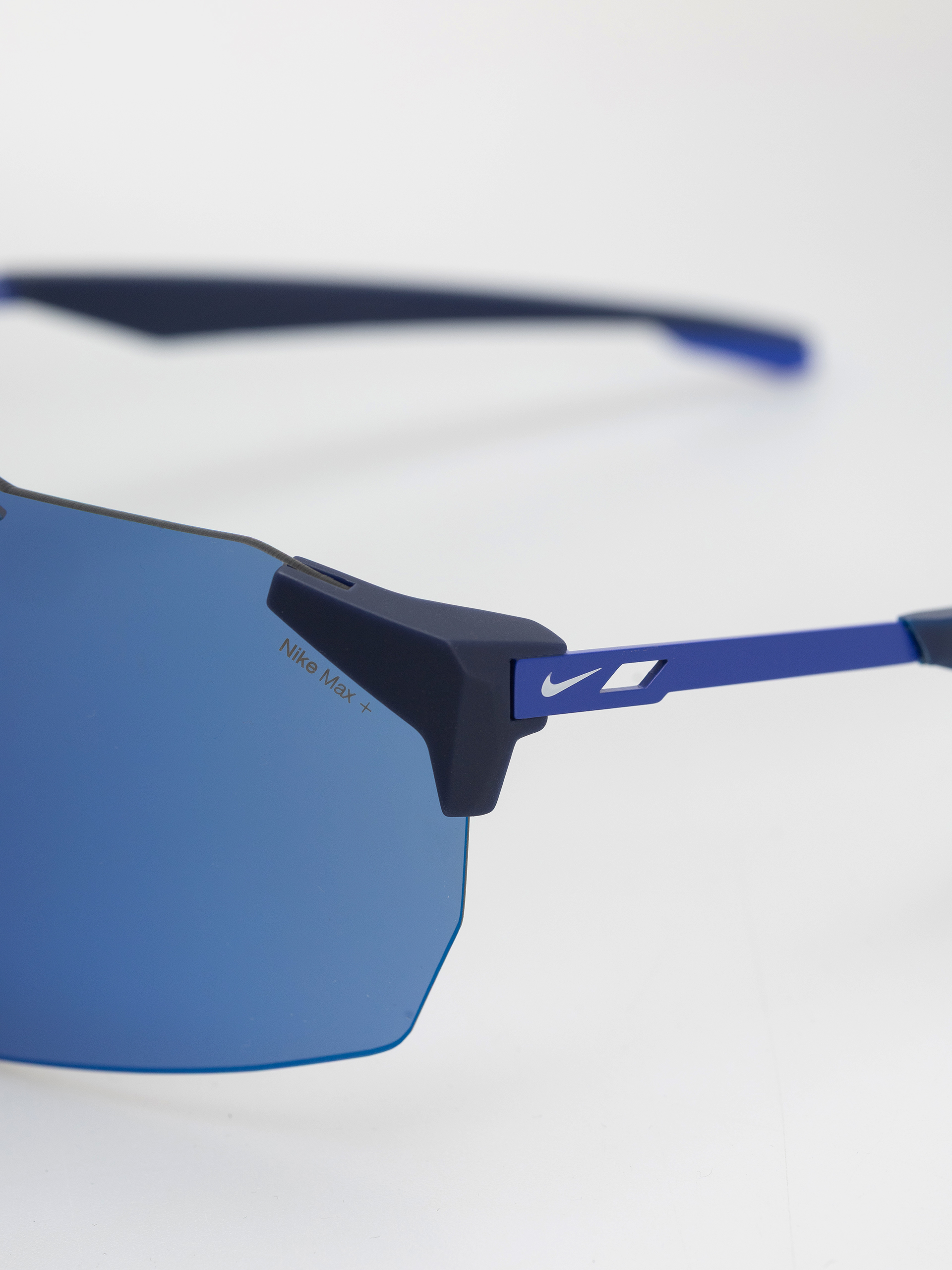 Nike Limitless Shield Sunglasses (blue void/blue mirror)