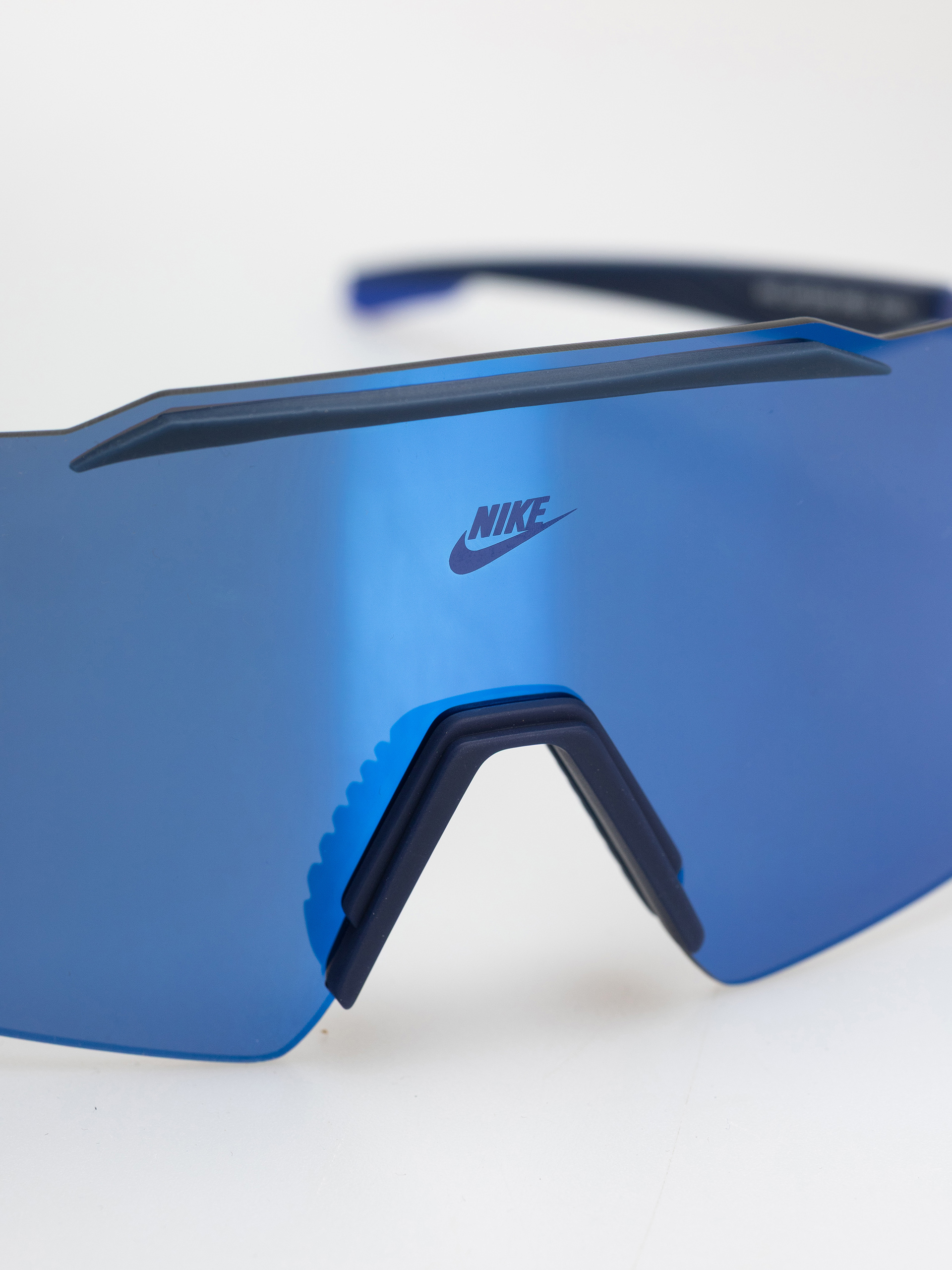 Nike Limitless Shield Sonnenbrille (blue void/blue mirror)