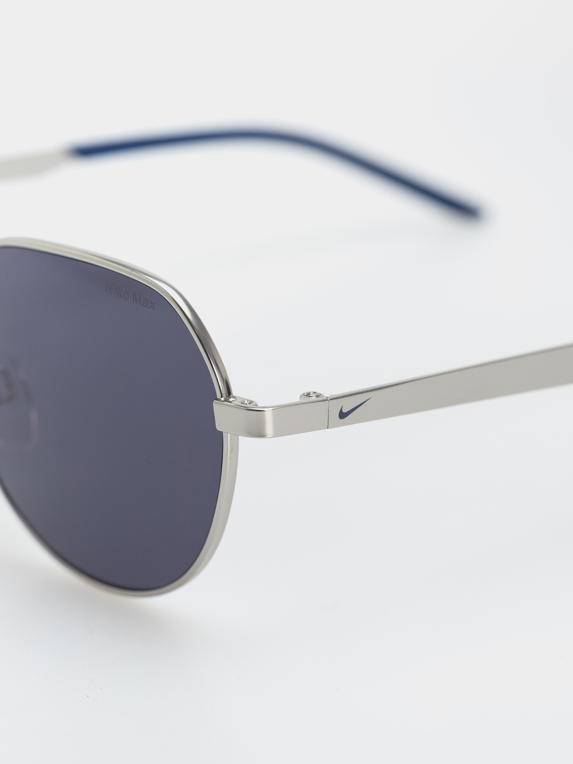 Nike Traveler Trend Sunglasses (satin silver/blue)