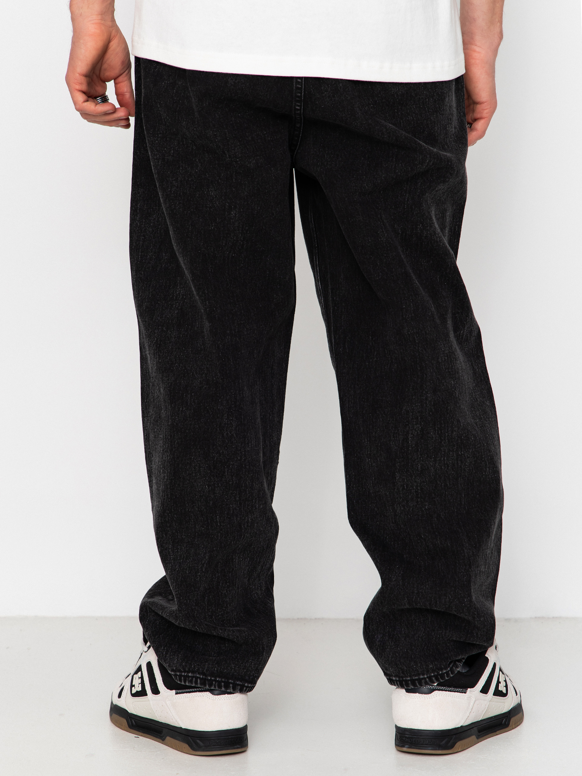 Volcom Freazy Loose Ew Hose (blackity black)