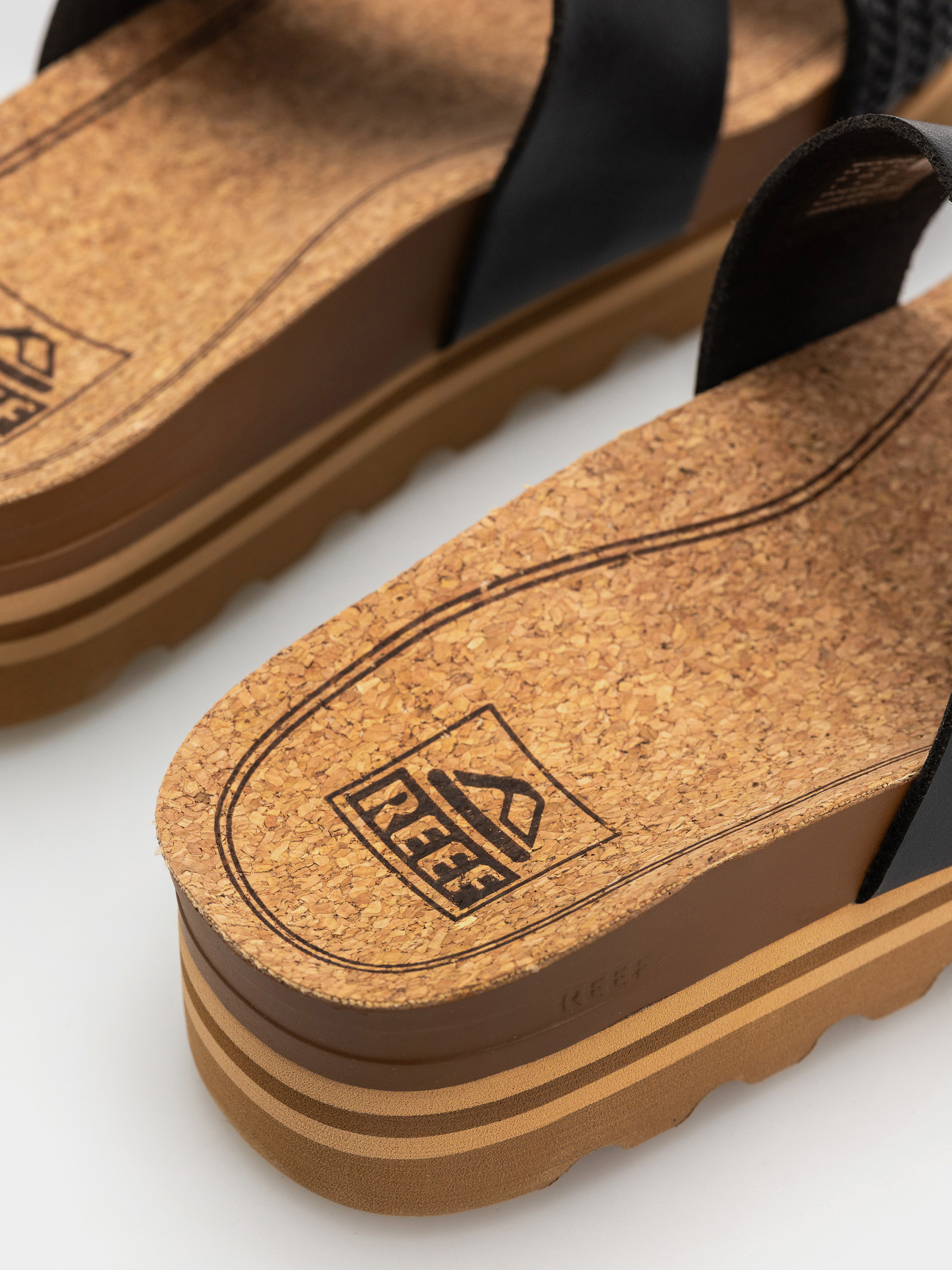 Reef Flip-flops Cushion Vista Hi Wmn (black braid)