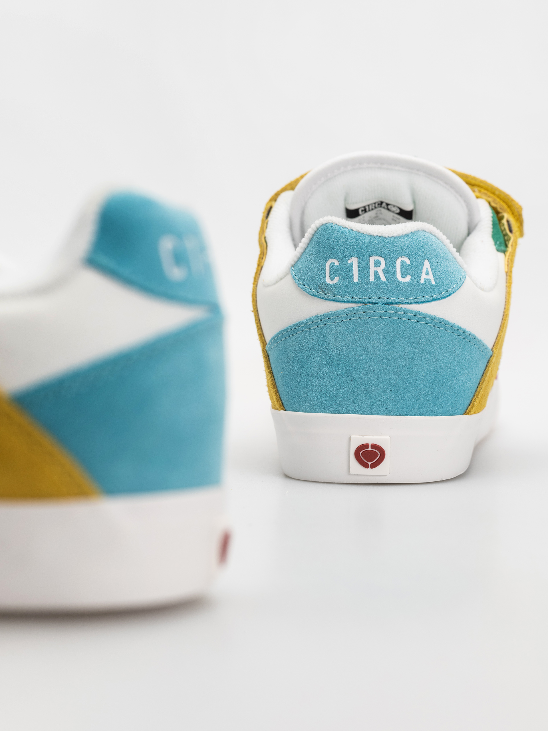 Circa Schuhe 205 Vulc (red/green/yellow/white)
