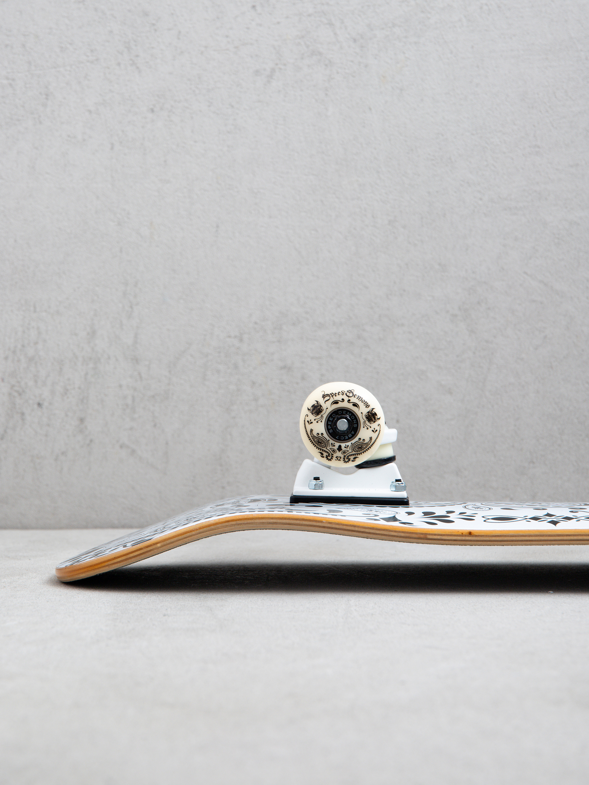 Speed Demons Bandana Skateboard (black/white)