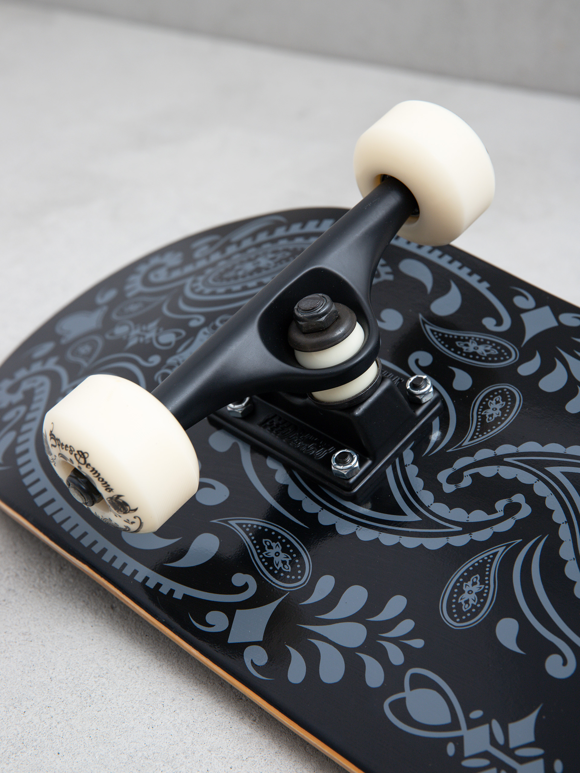 Speed Demons Bandana Skateboard (black/black)