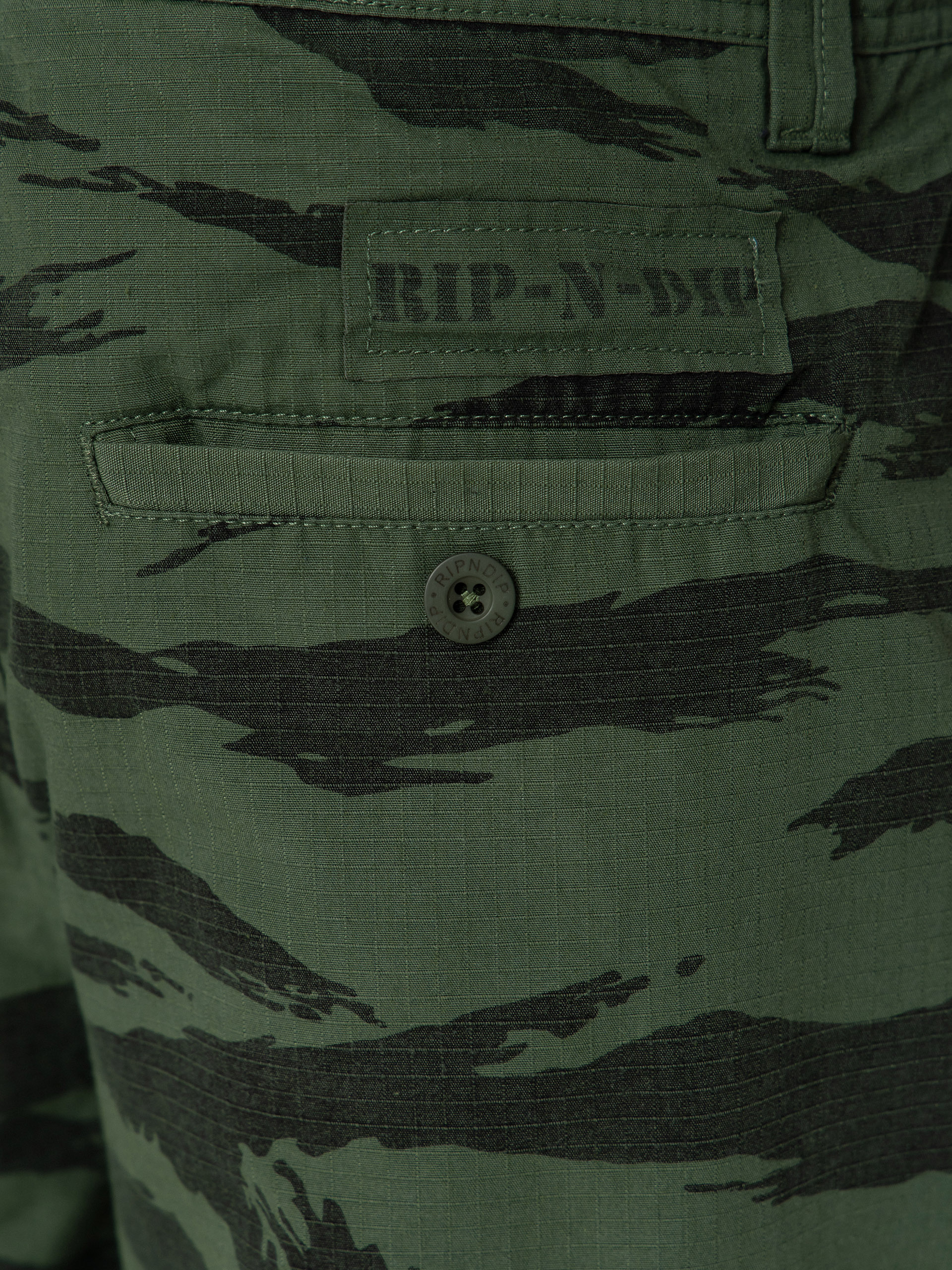 RipNDip Shorts Camo (military green)