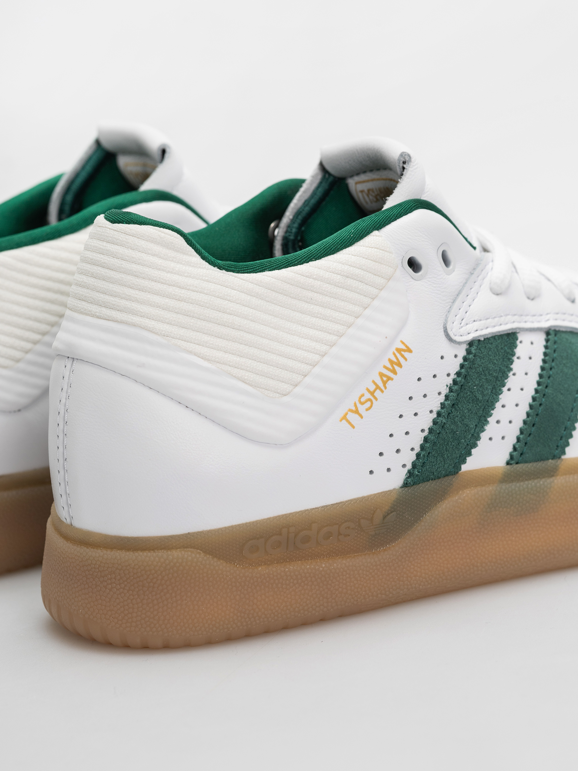 adidas Tyshawn Schuhe (ftwwht/cgreen/gum4)