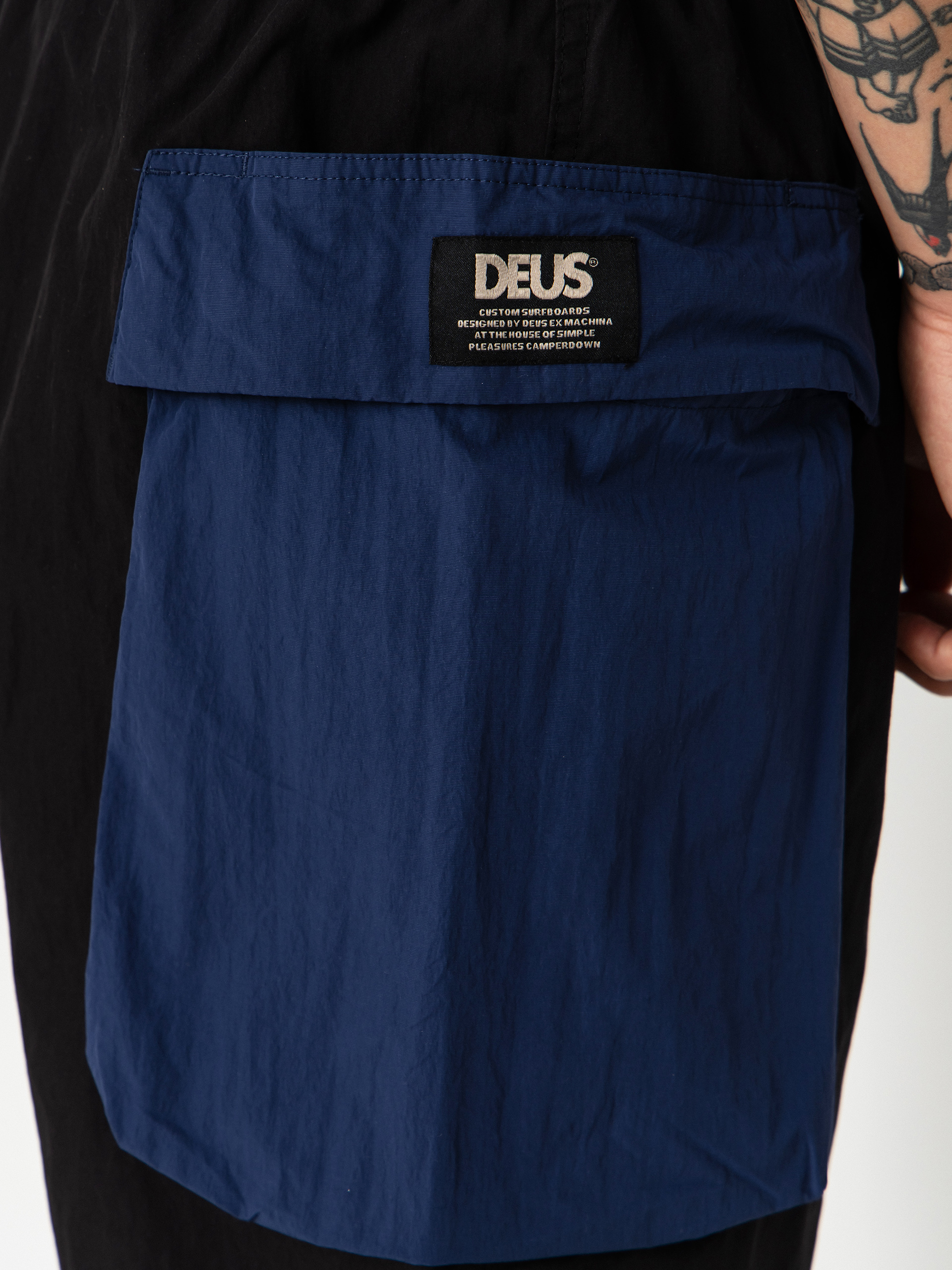 Deus Ex Machina Duck Dive Shorts (black)