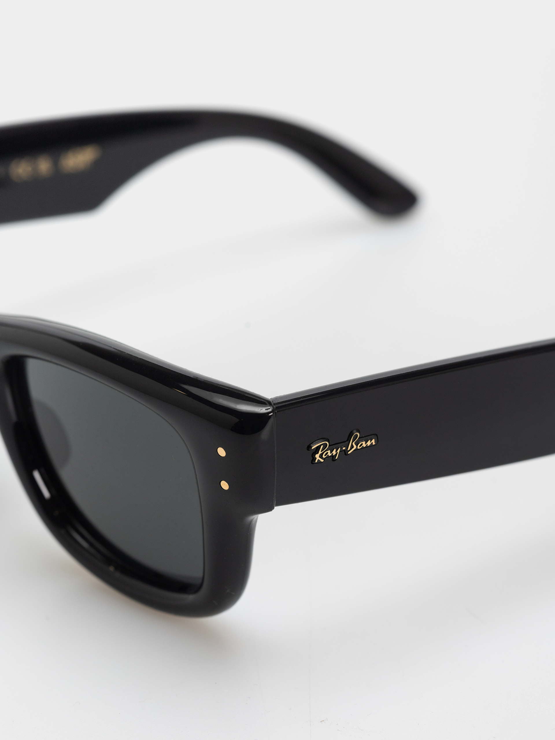 Ray-Ban Wayfarer Puffer Sunglasses (polerowany czarny/ultra czarny)