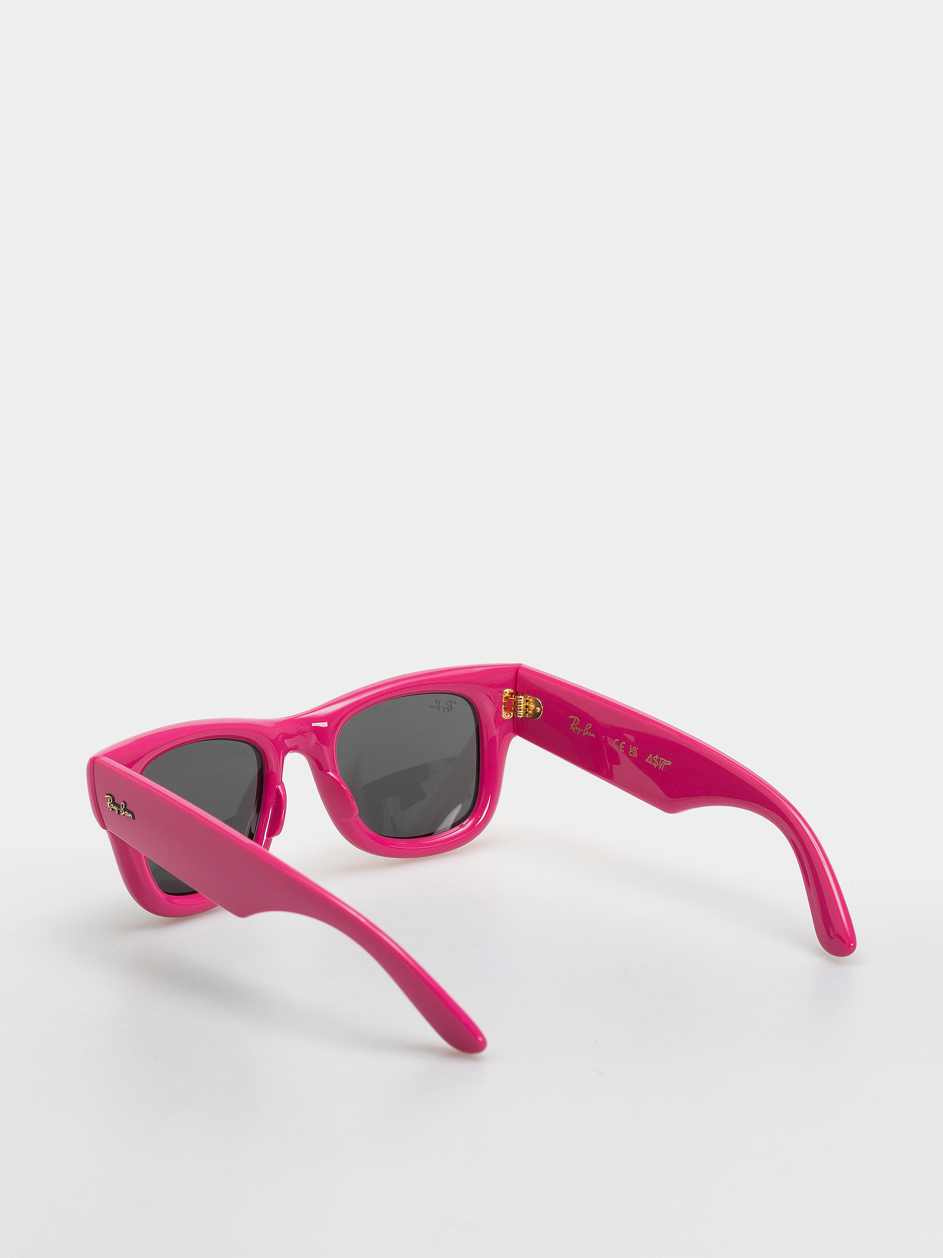 Ray-Ban Wayfarer Puffer Sunglasses (polerowany fuksja/ultra czarny)