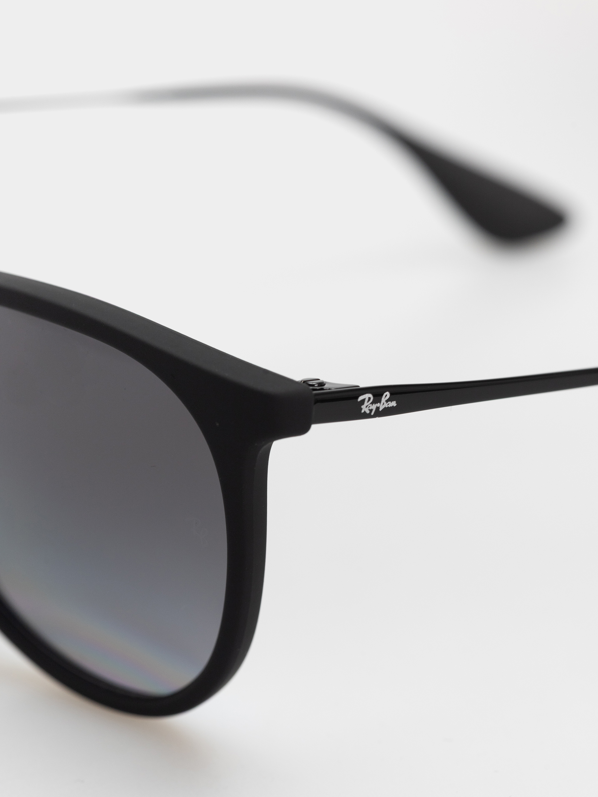 Ray-Ban Erika Sunglasses (matowy guma czarny/polaryzacyjne szary)