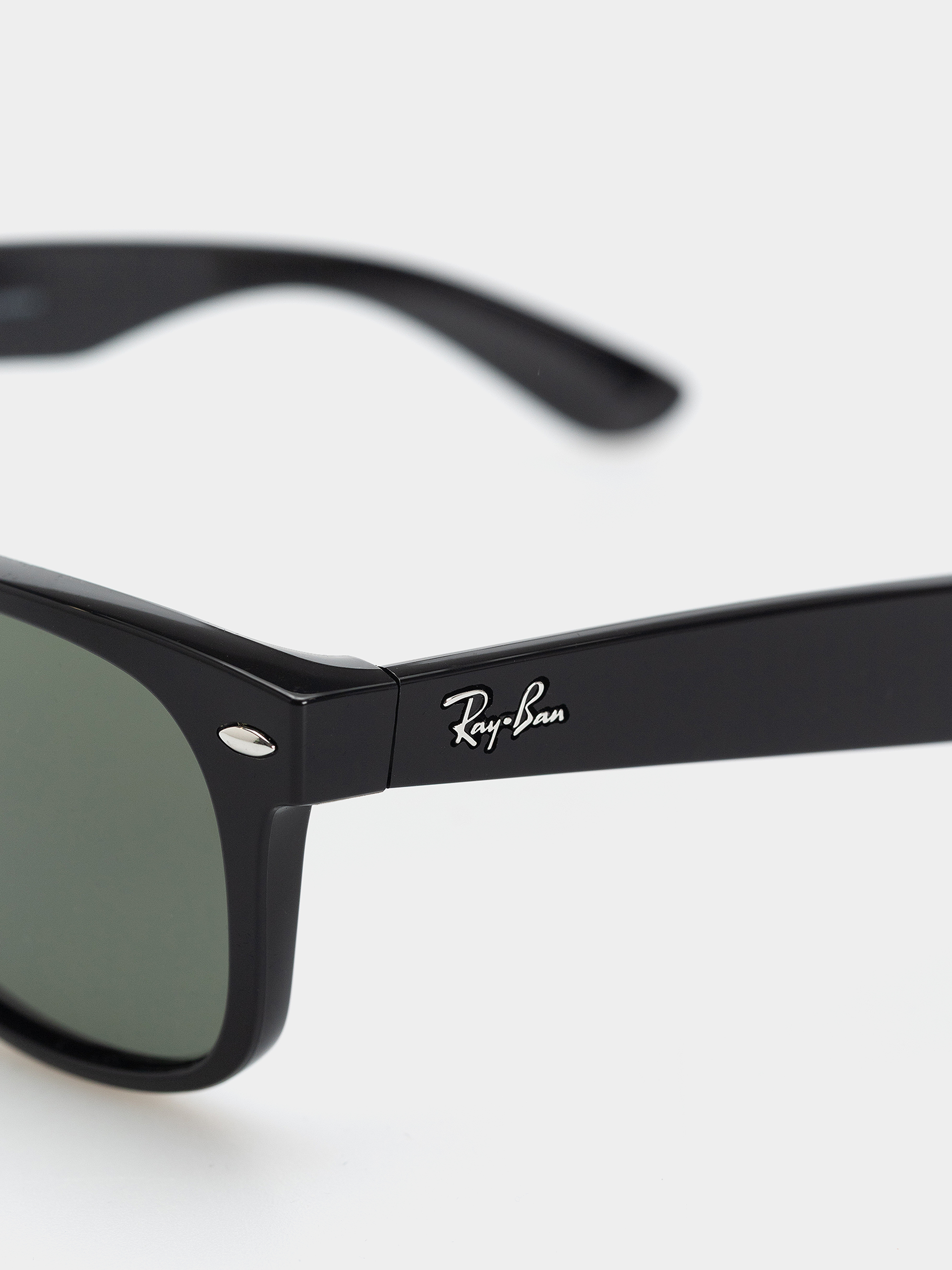 Ray-Ban New Wayfarer Classic Sunglasses (polerowany czarny/zielone z polaryzacją)