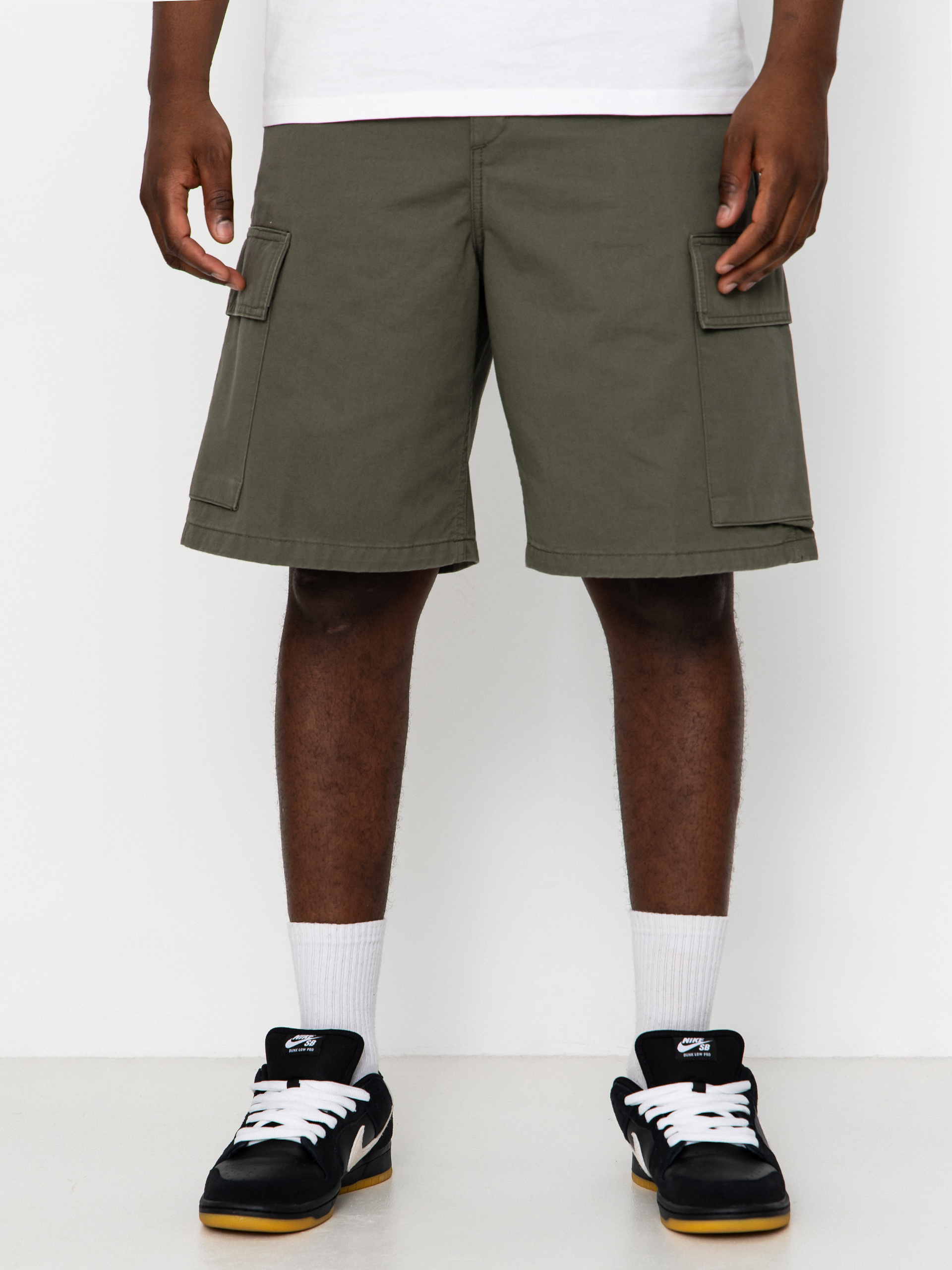 Carhartt WIP Kade Cargo Shorts (leaf)