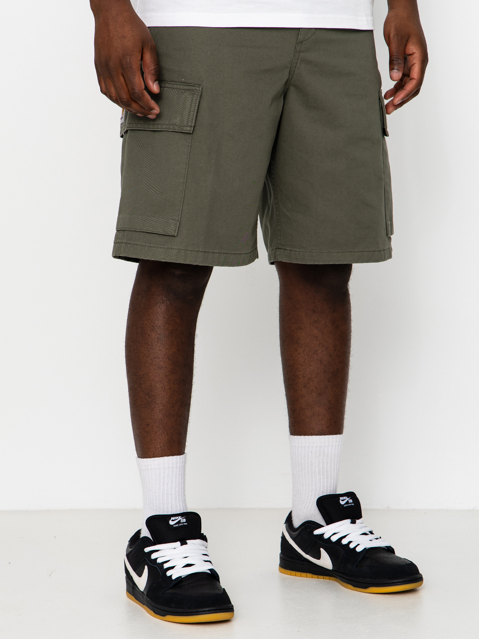 Carhartt WIP Kade Cargo Shorts (leaf)