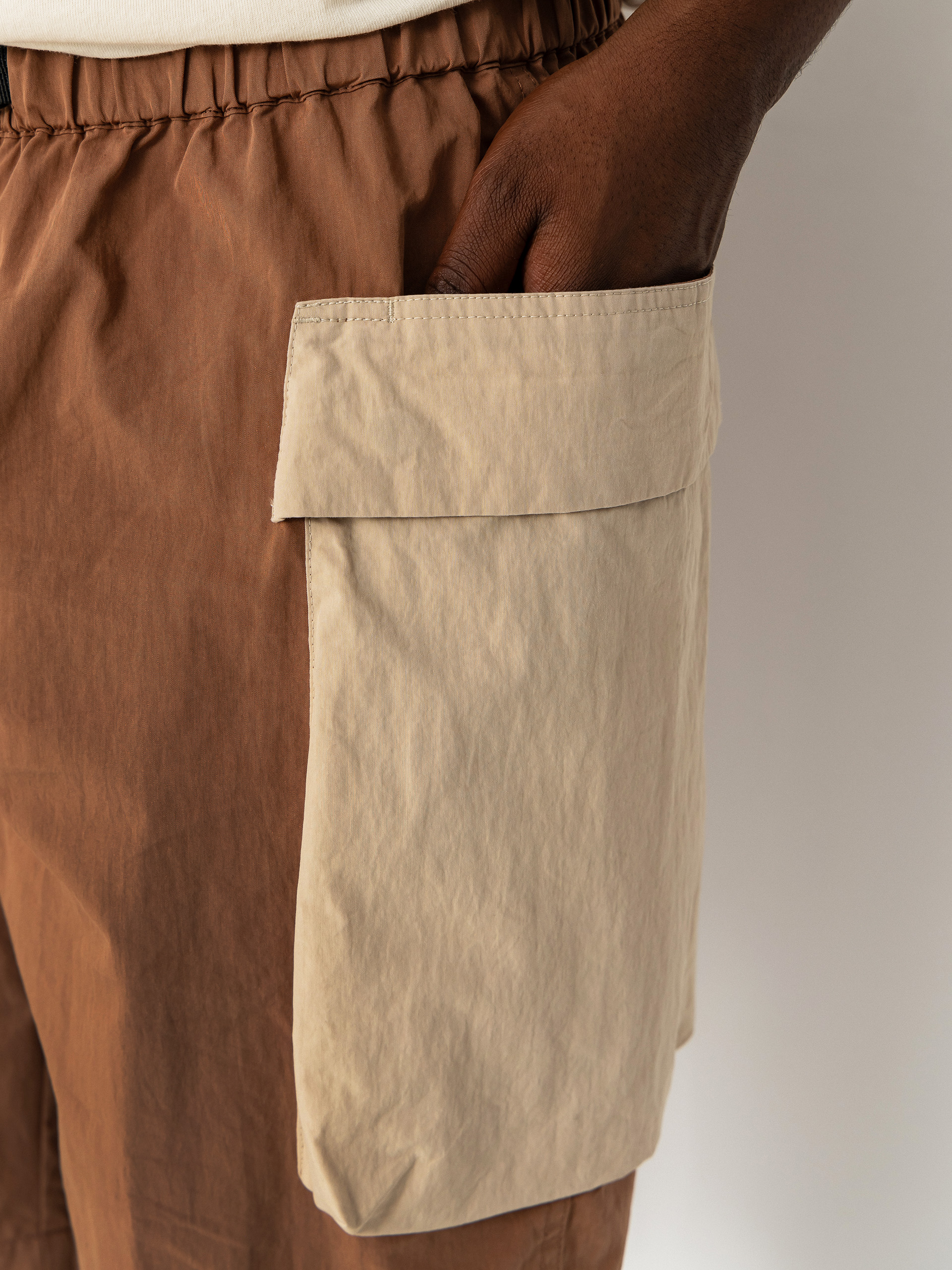 Deus Ex Machina Duck Dive Shorts (camel brown)