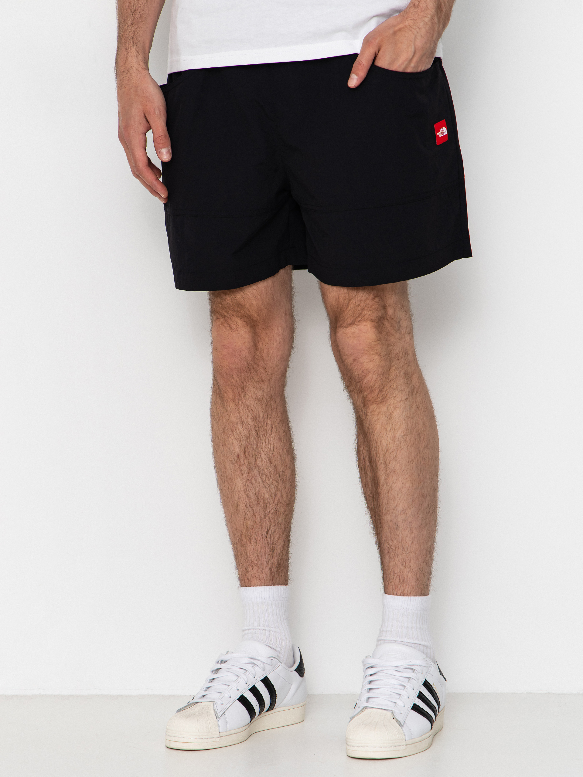 The North Face Tnf Red Box Nylon Belted Shorts (tnf black)