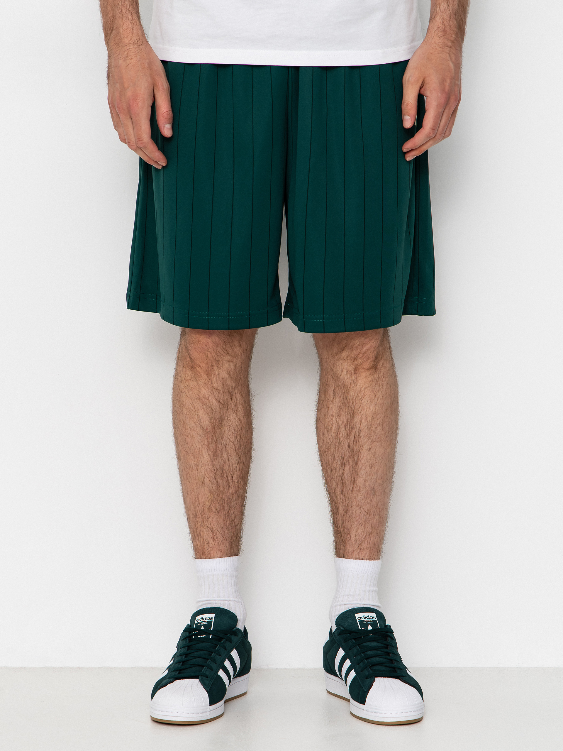 Karl Kani Shorts Insignia Shadow Pinstripe Soccer (green)