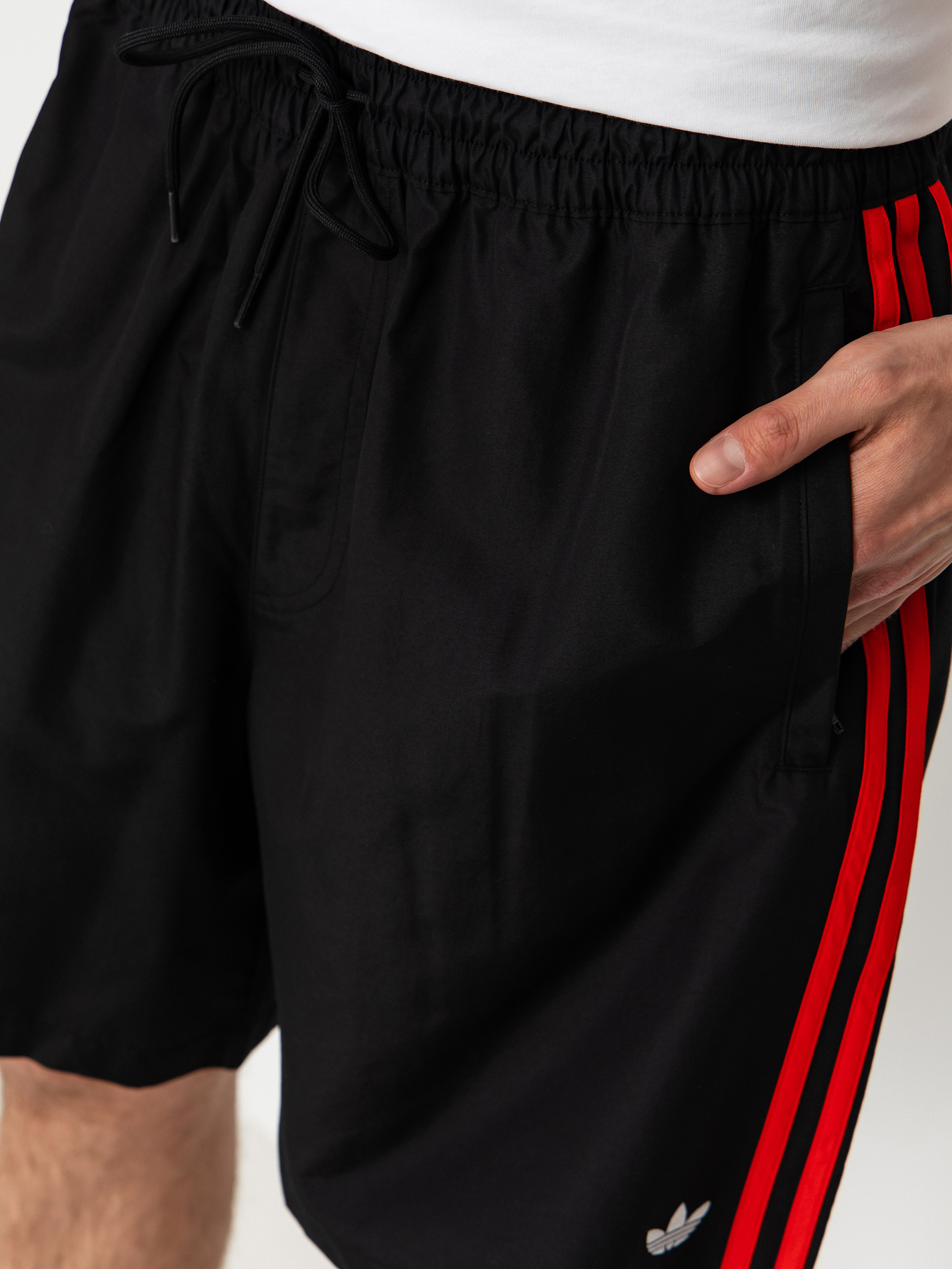 adidas Skt Wtr Shorts (black/white/red)