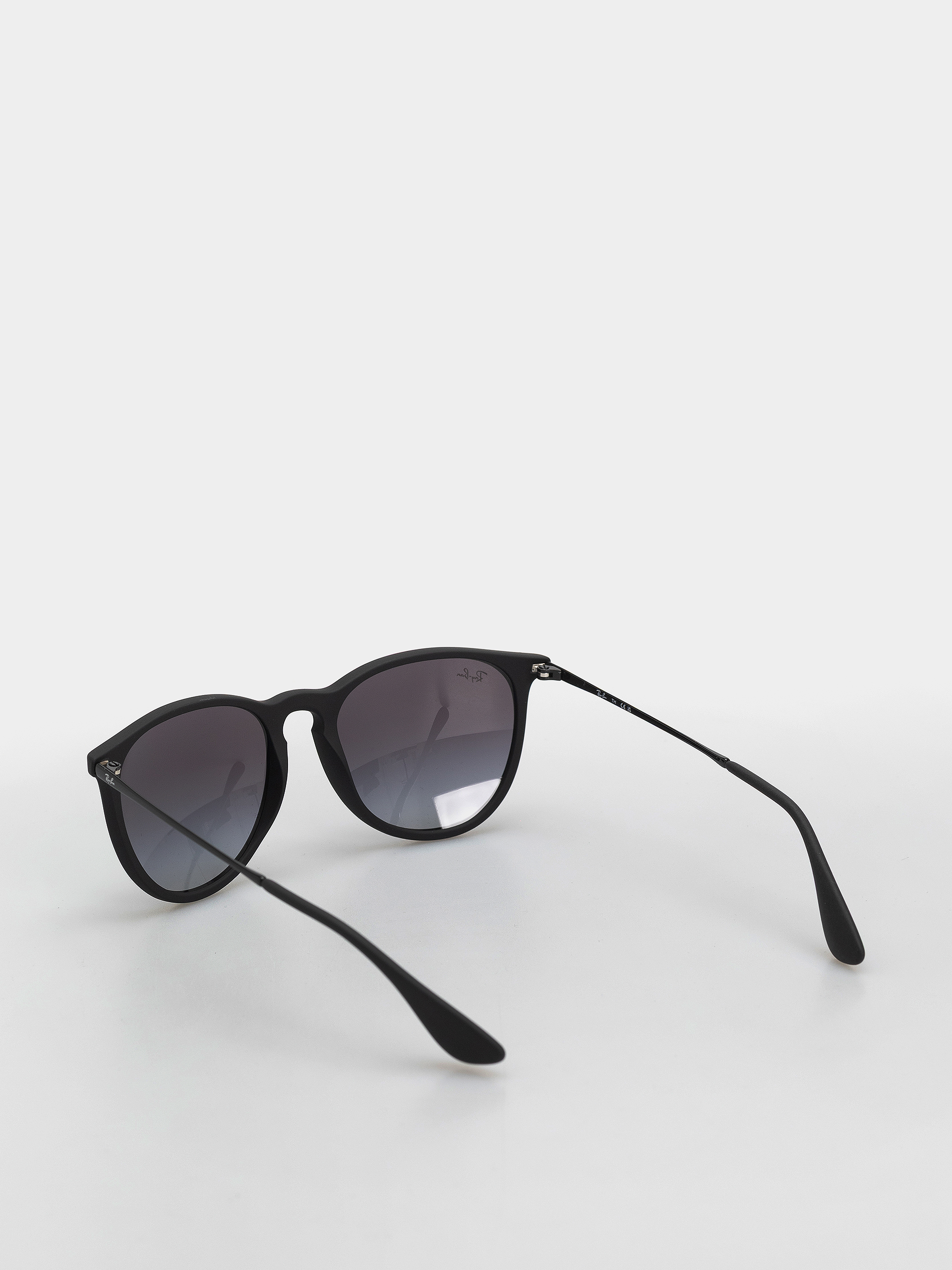 Ray-Ban Sonnenbrille Erika Classic (matowy guma czarny/szary gradalny)