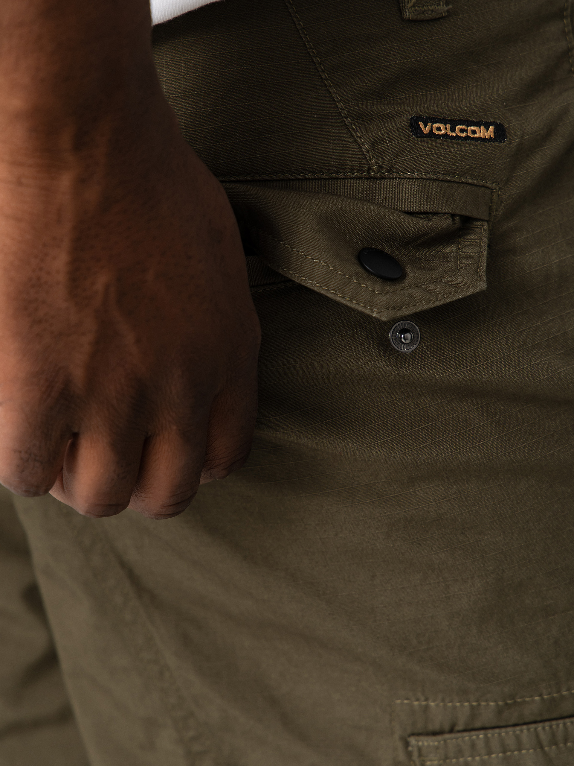 Volcom Strange Tripper Cargo 22 Shorts (wintermoss)