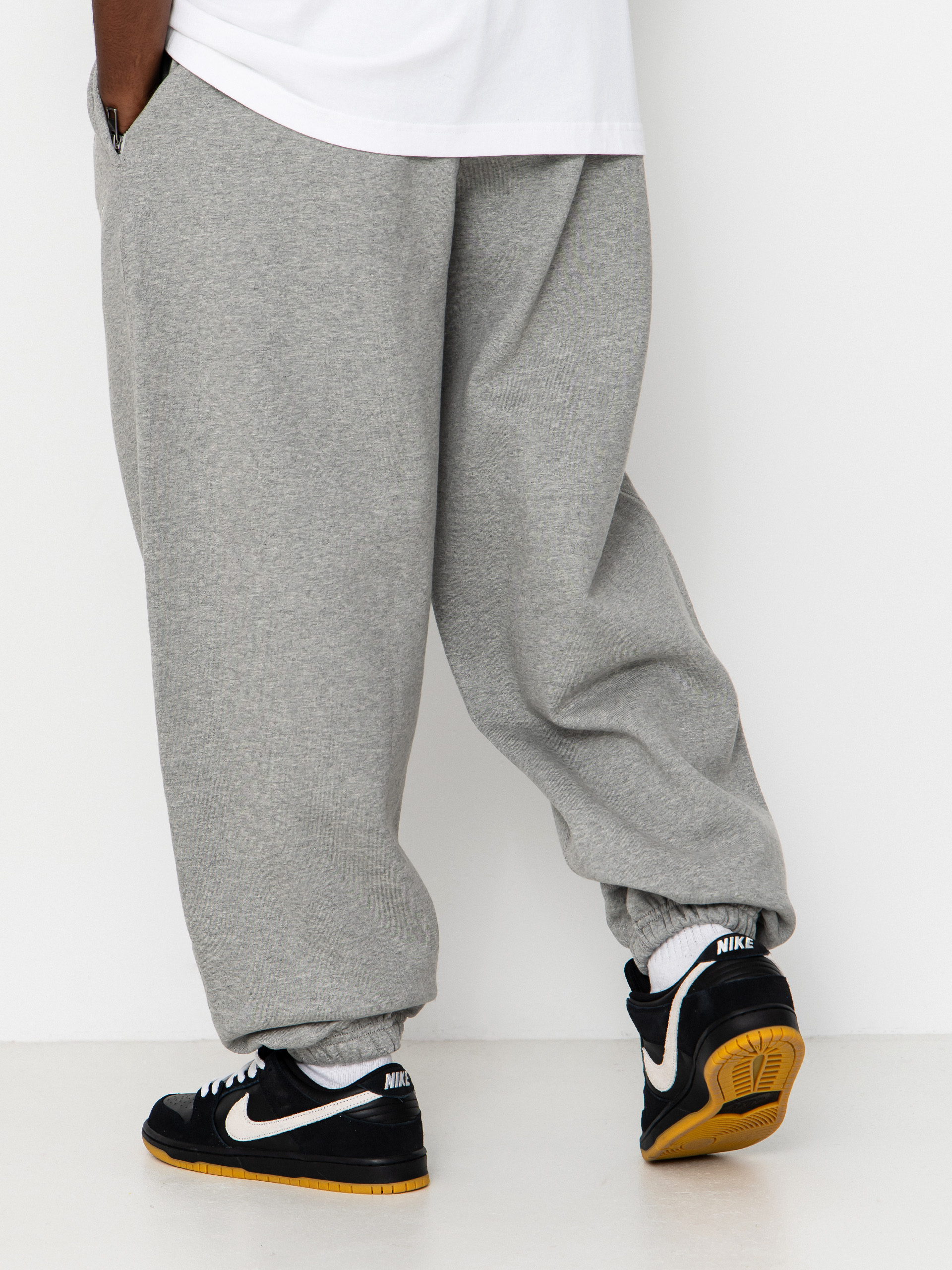 Nike SB Solo Swoosh Pants (dk grey heather/lt smoke grey/white)