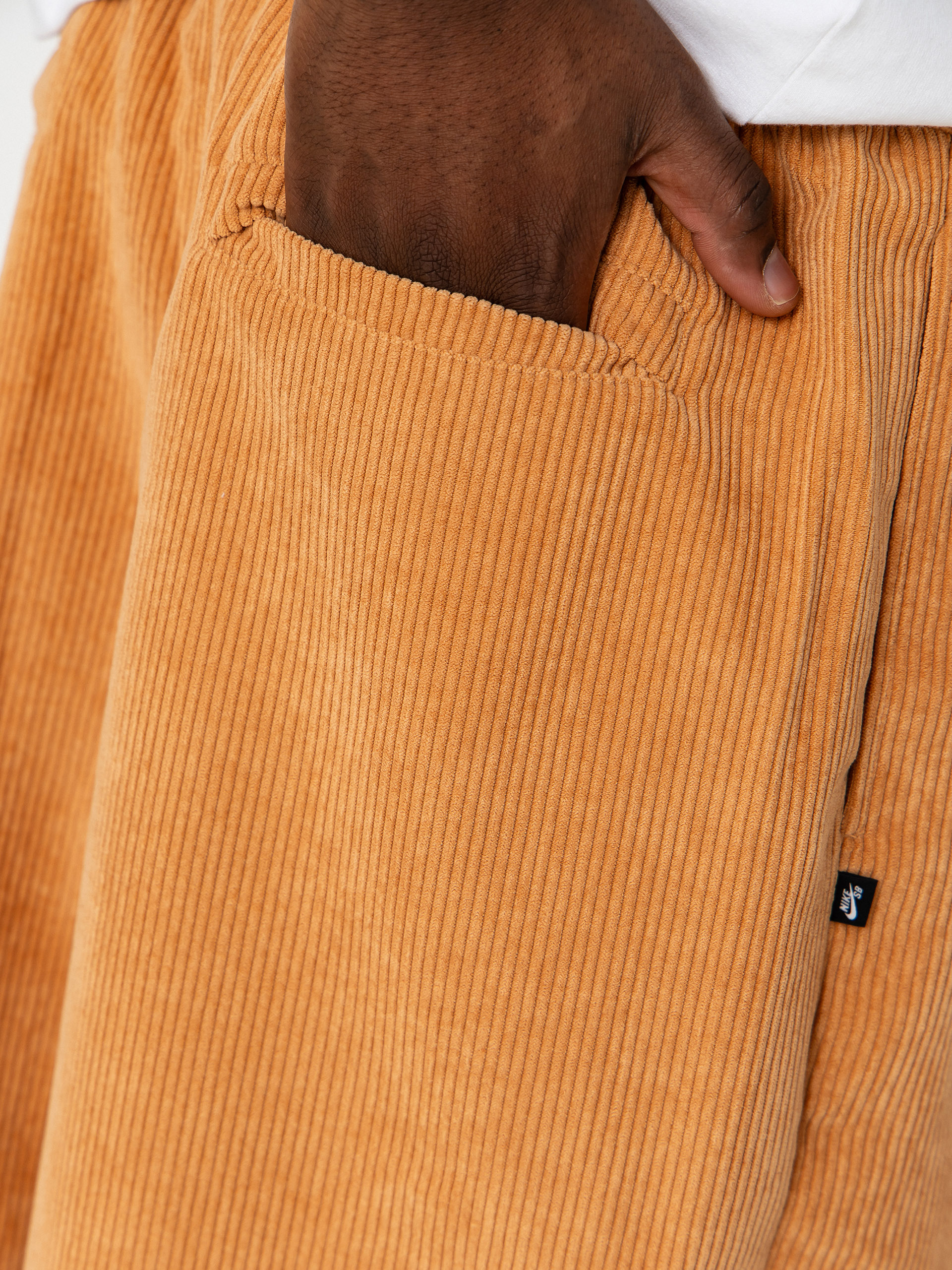 Nike SB Shorts Cord (lt cognac/black)