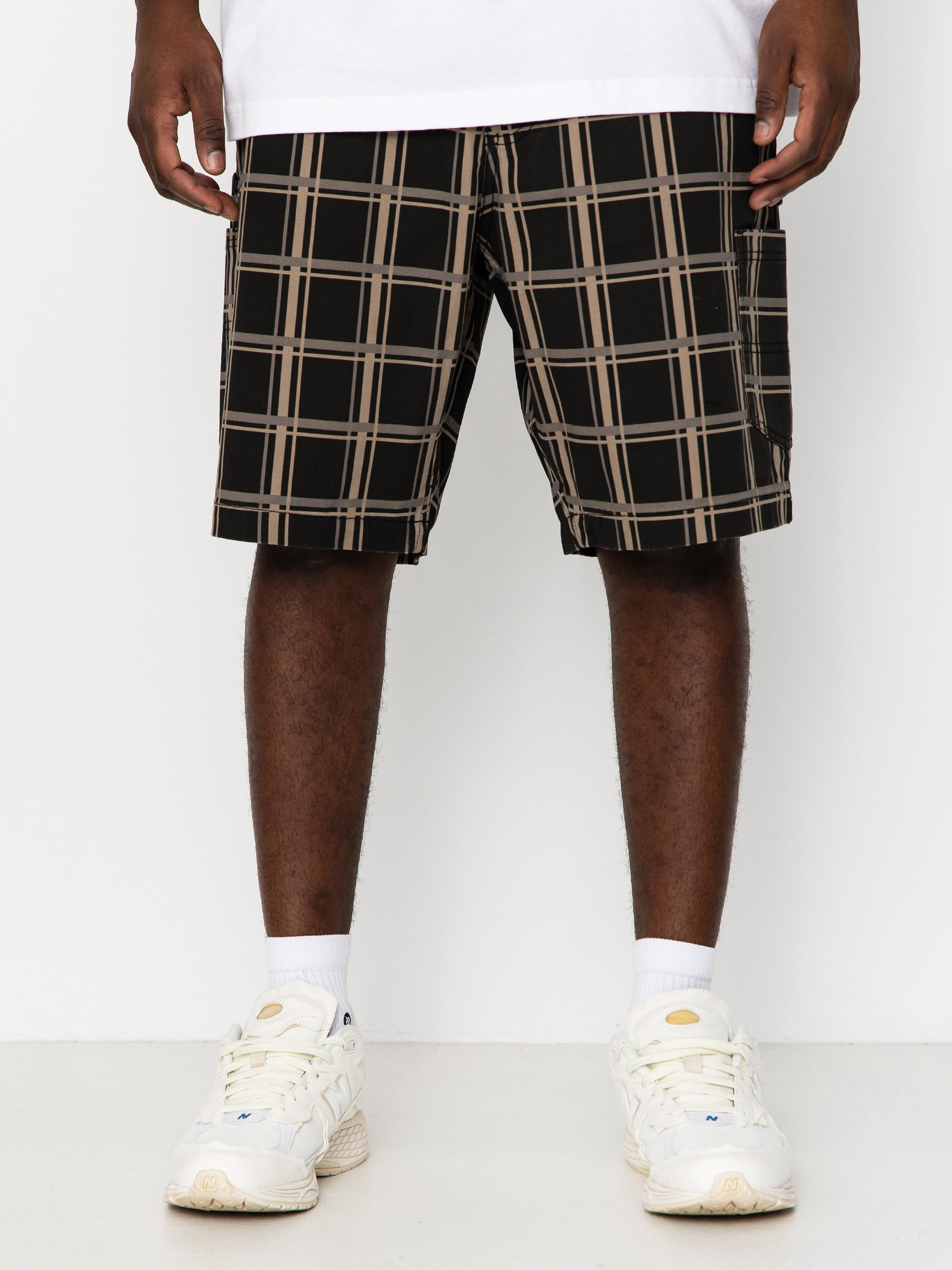 Santa Cruz Carpenter Big Shorts (black check)