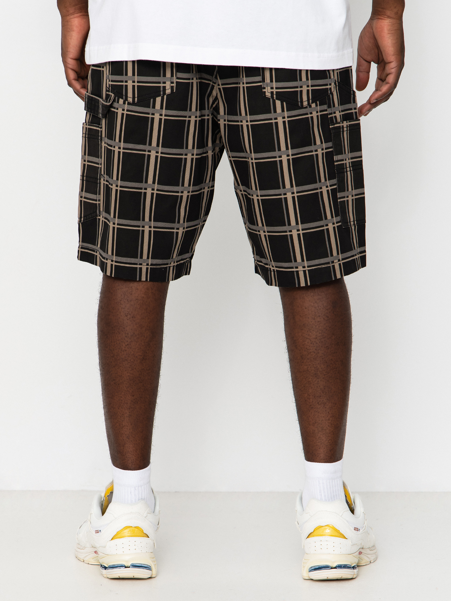 Santa Cruz Carpenter Big Shorts (black check)