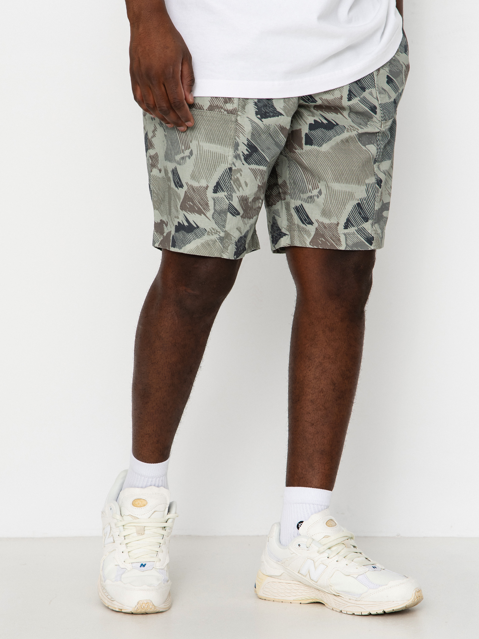 Santa Cruz Clyde Shorts (woodcut camo)