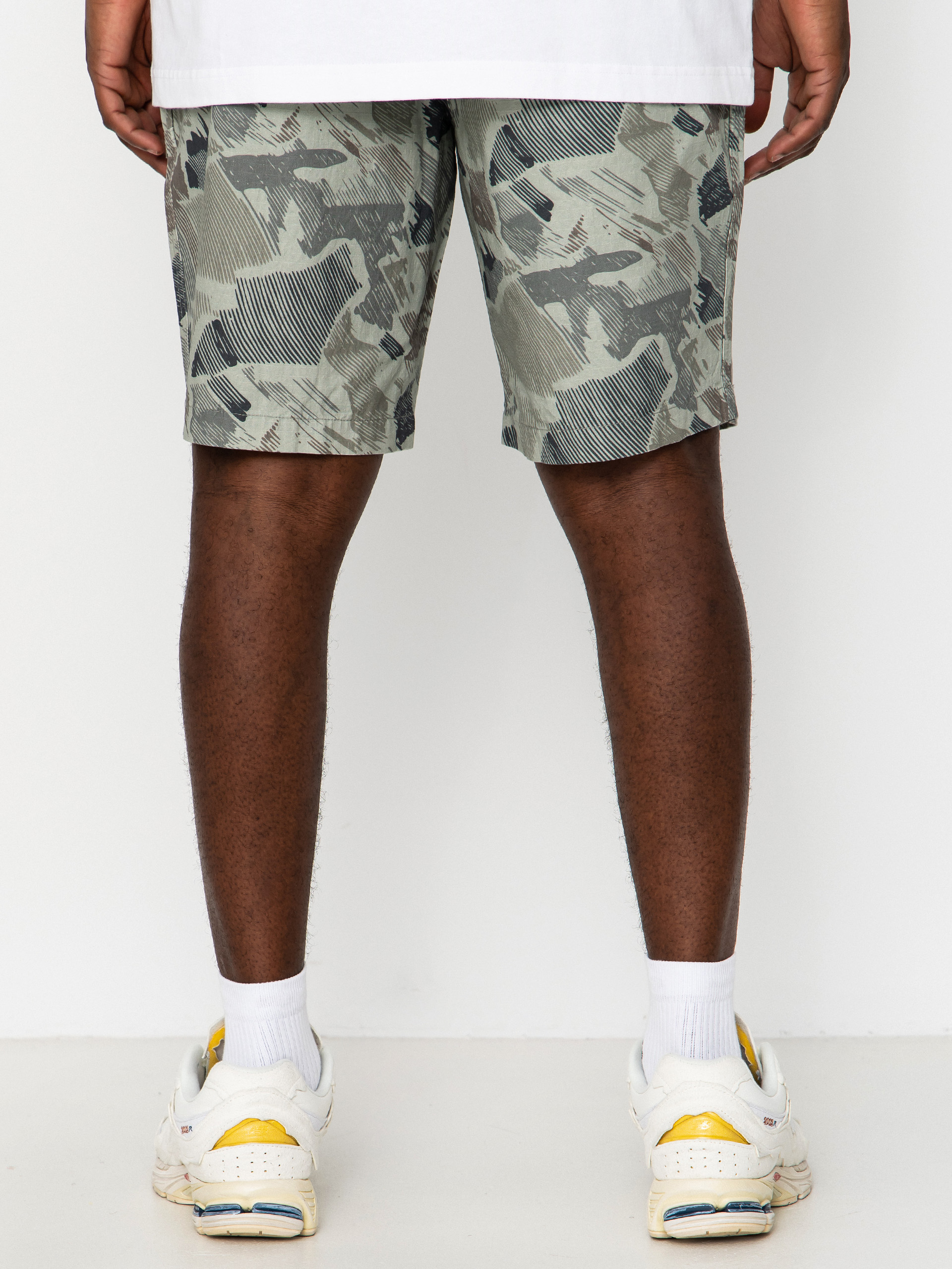 Santa Cruz Clyde Shorts (woodcut camo)