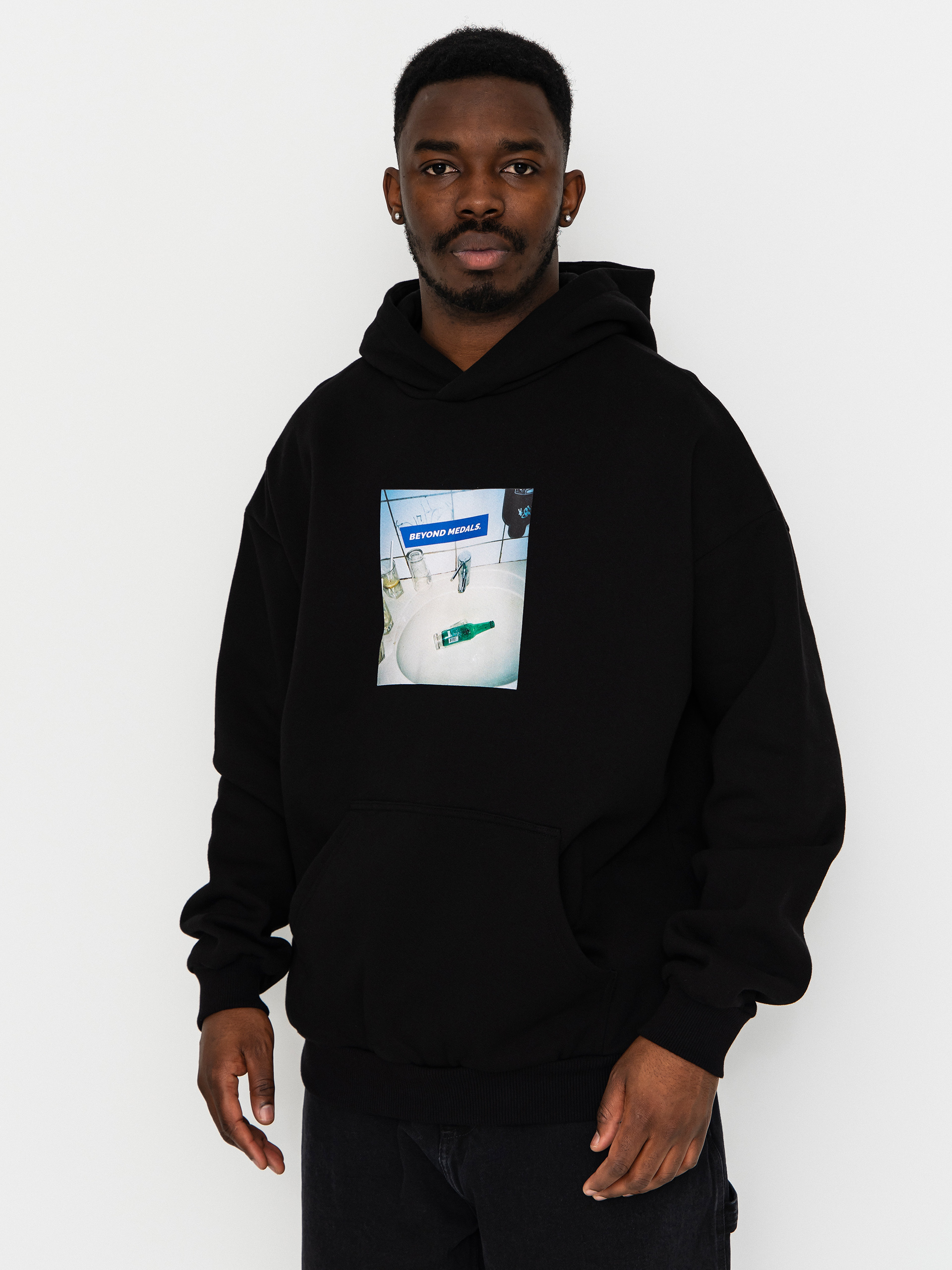 Beyond Medals Hoodie Bottle HD (black)