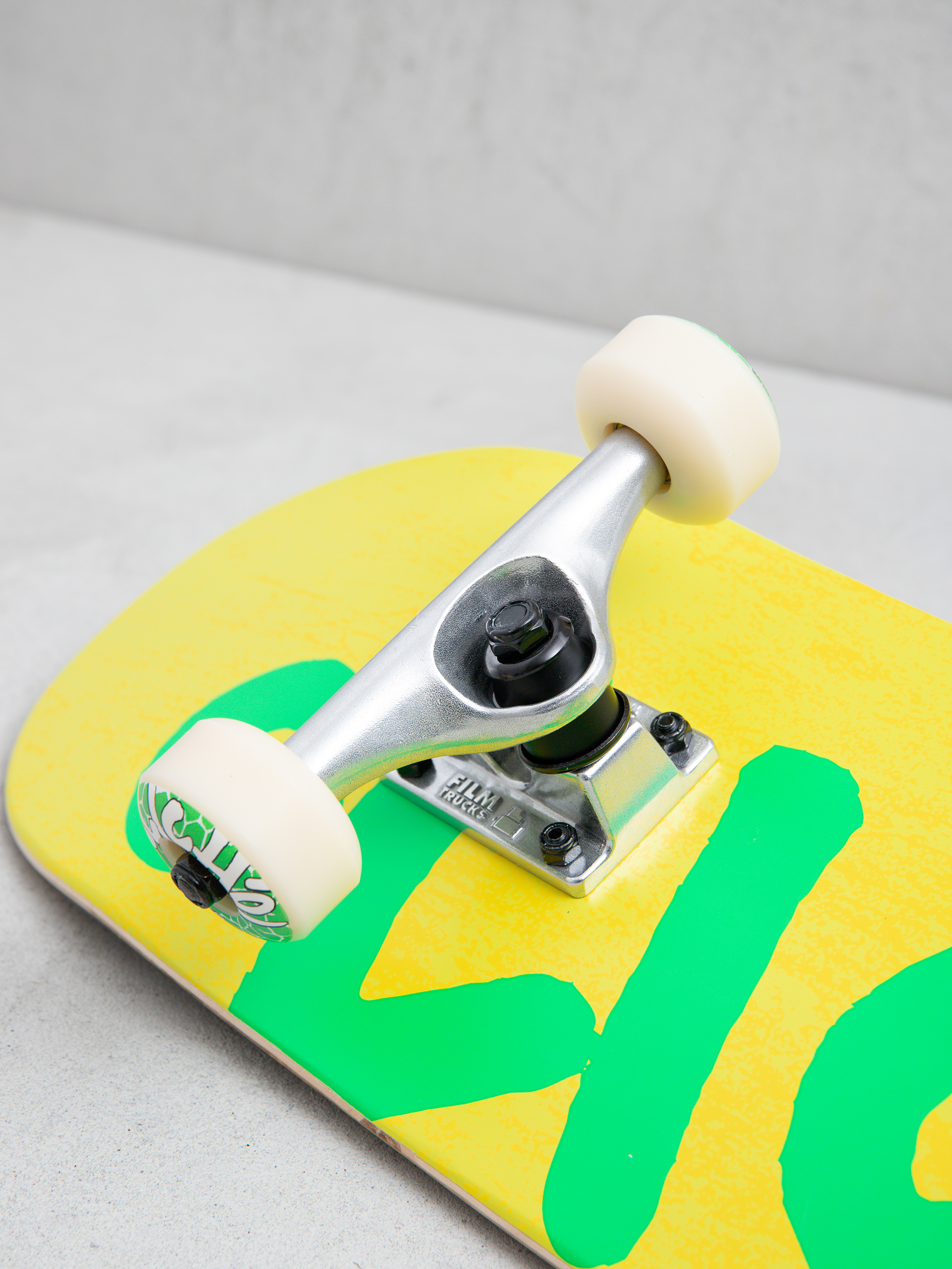Cliche Skateboard Handwritten (yellow/green)
