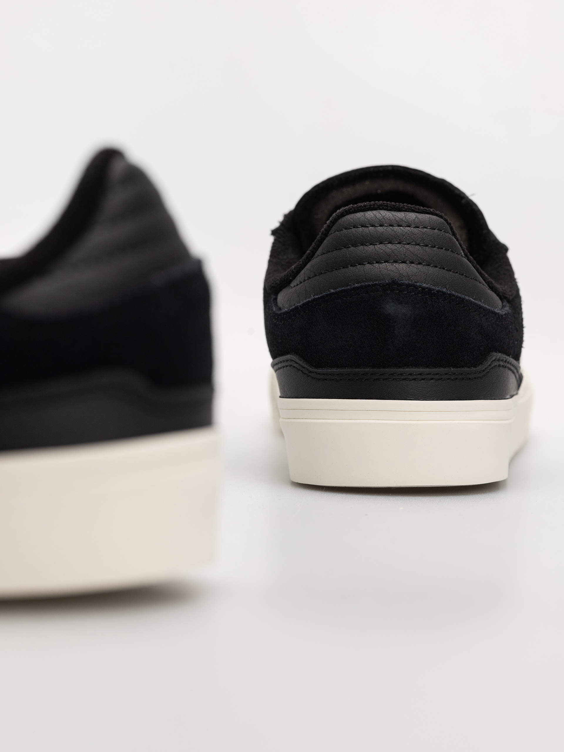 adidas Busenitz Vulc II Shoes (cblack/cwhite/goldmt)