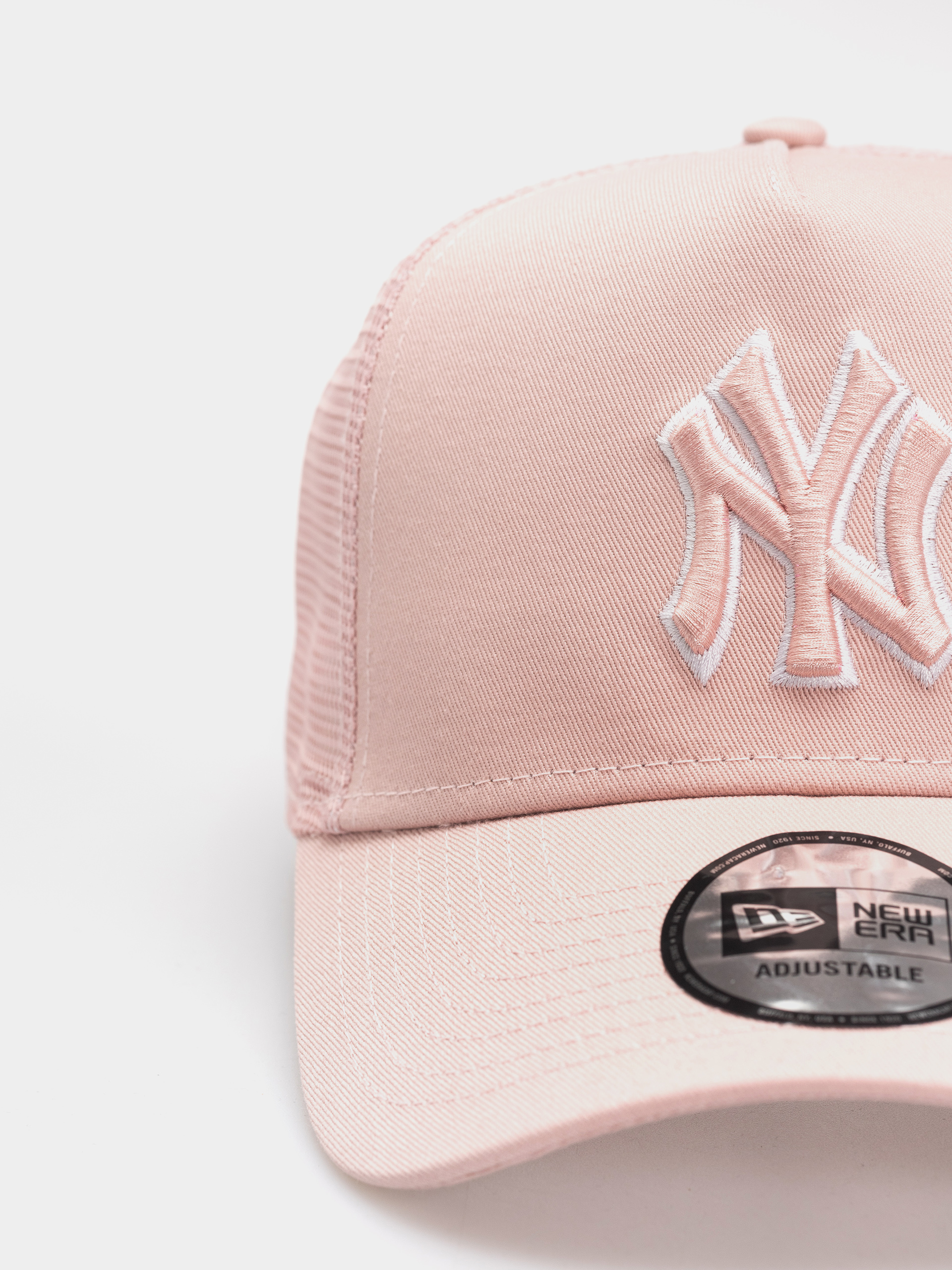 New Era Cap Outline Trucker New York Yankees (pink)