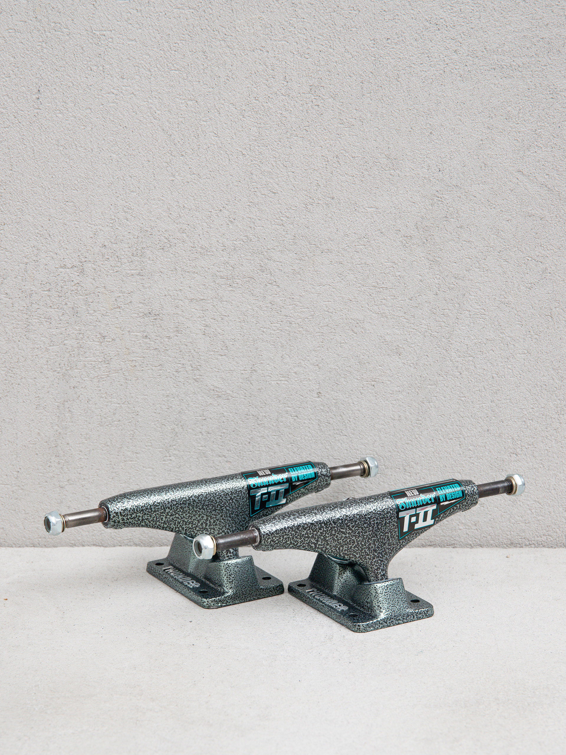 Thunder Team T II Leviathan Trucks (black/teal)