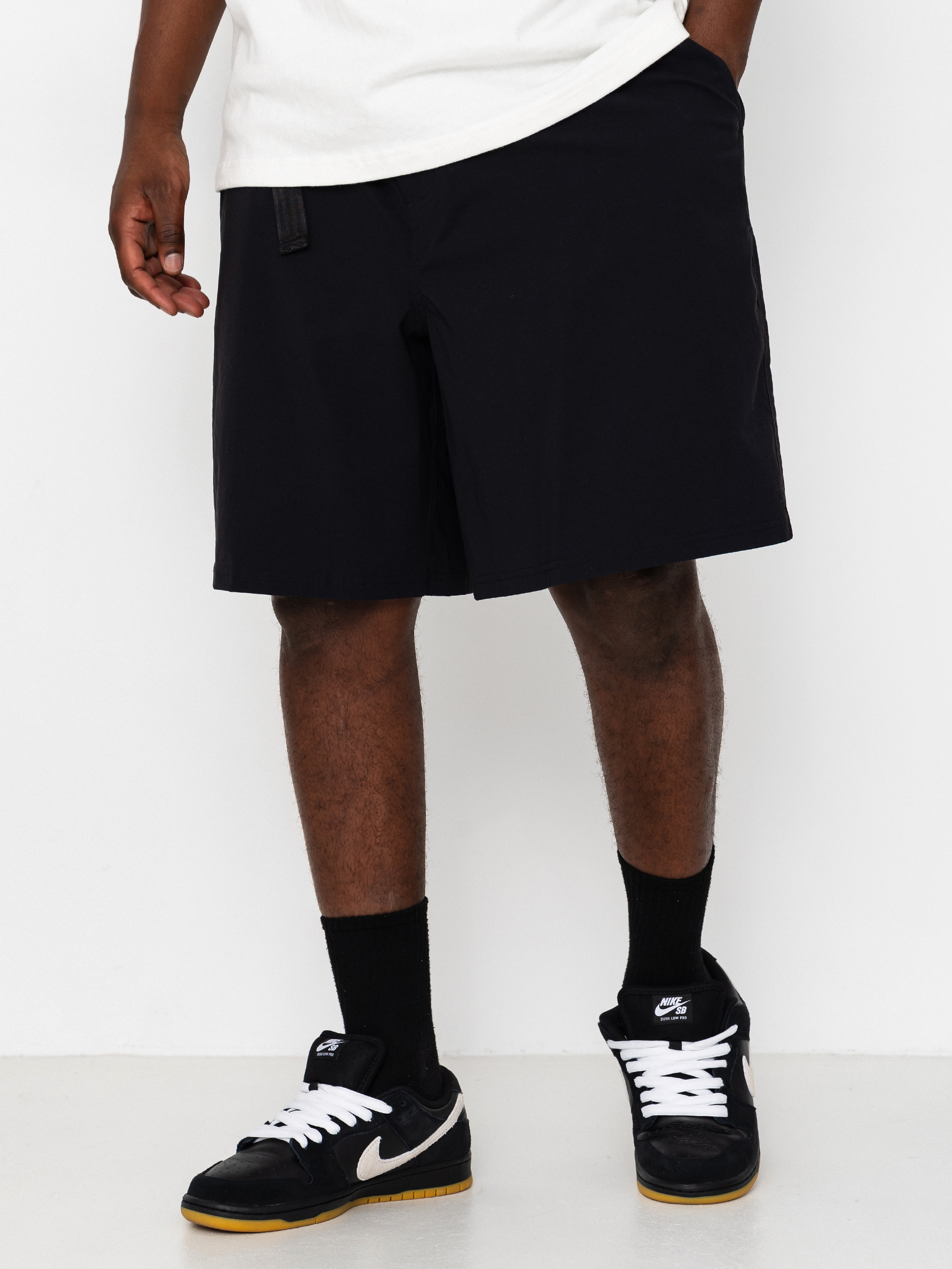 Nike SB Shorts 9er (black/white)