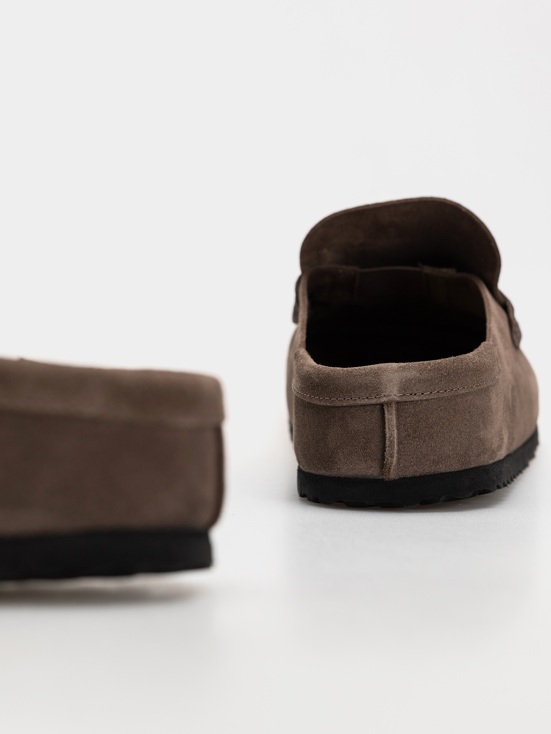 Birkenstock Naples Wrapped Suede Leather Regular Flip Flops (concrete gray)