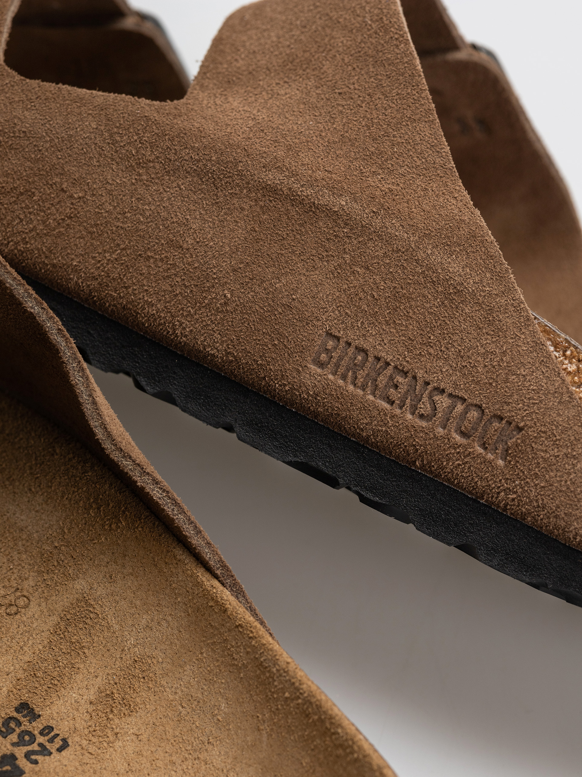 Birkenstock Arizona Suede Leather Regular Flip-flops (dark tea)
