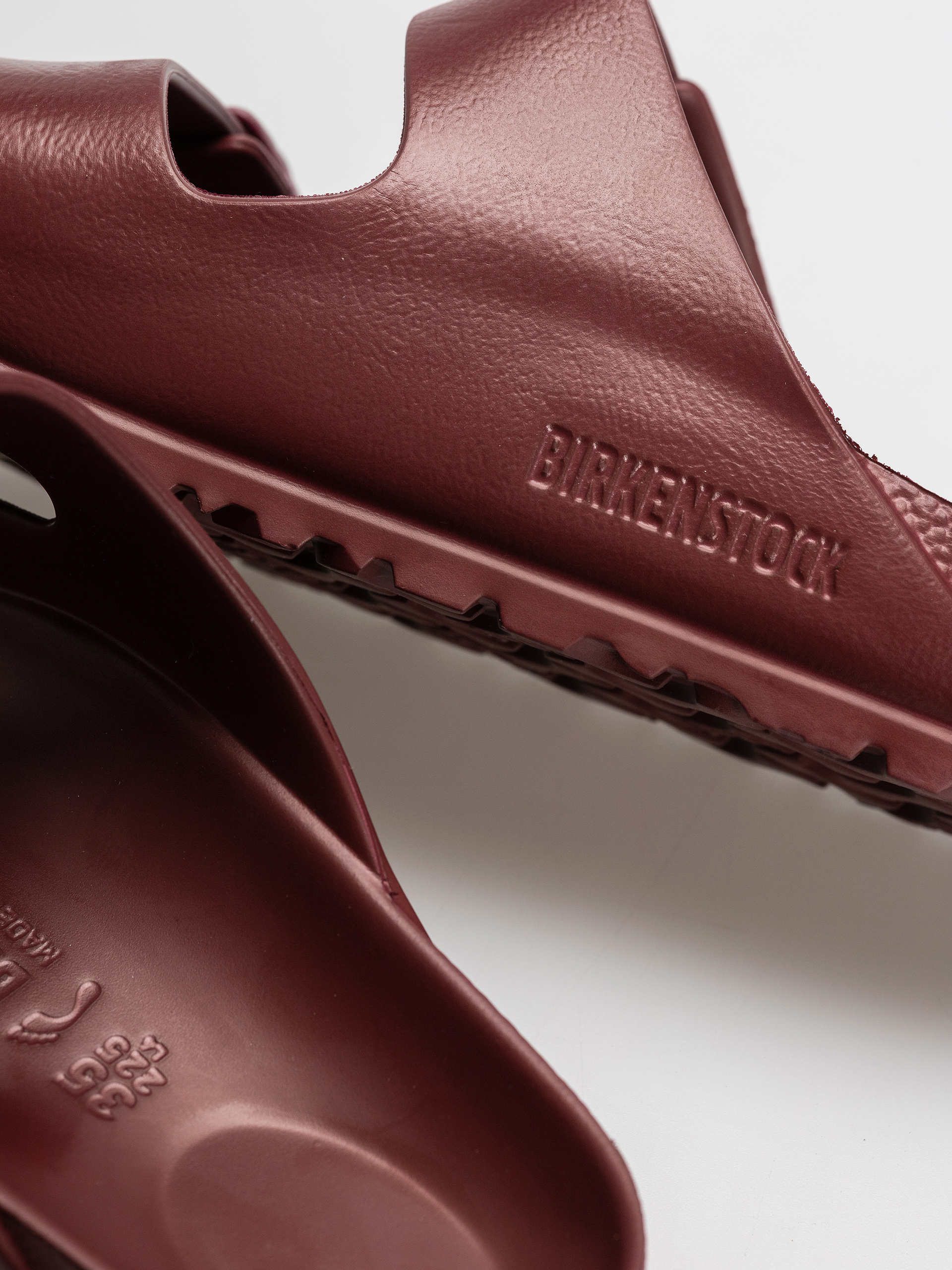 Birkenstock Arizona Essentials EVA Narrow Flip-flops (zinfandel)
