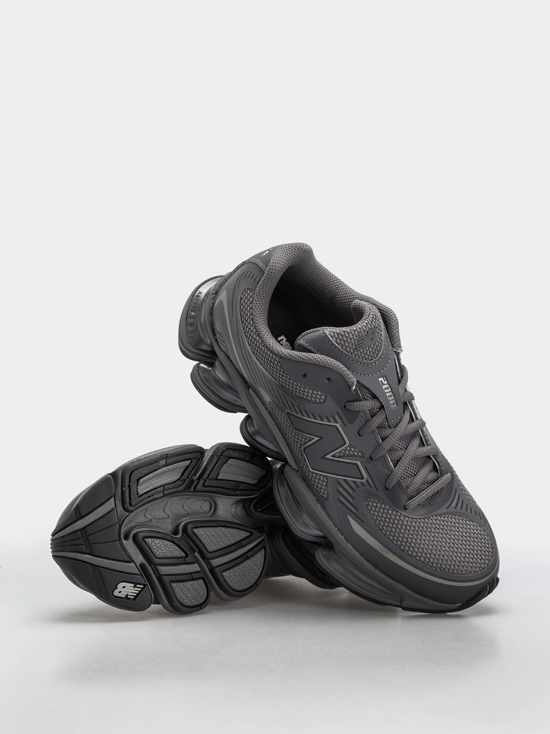 New Balance 2000 Shoes (castlerock/castlerock)