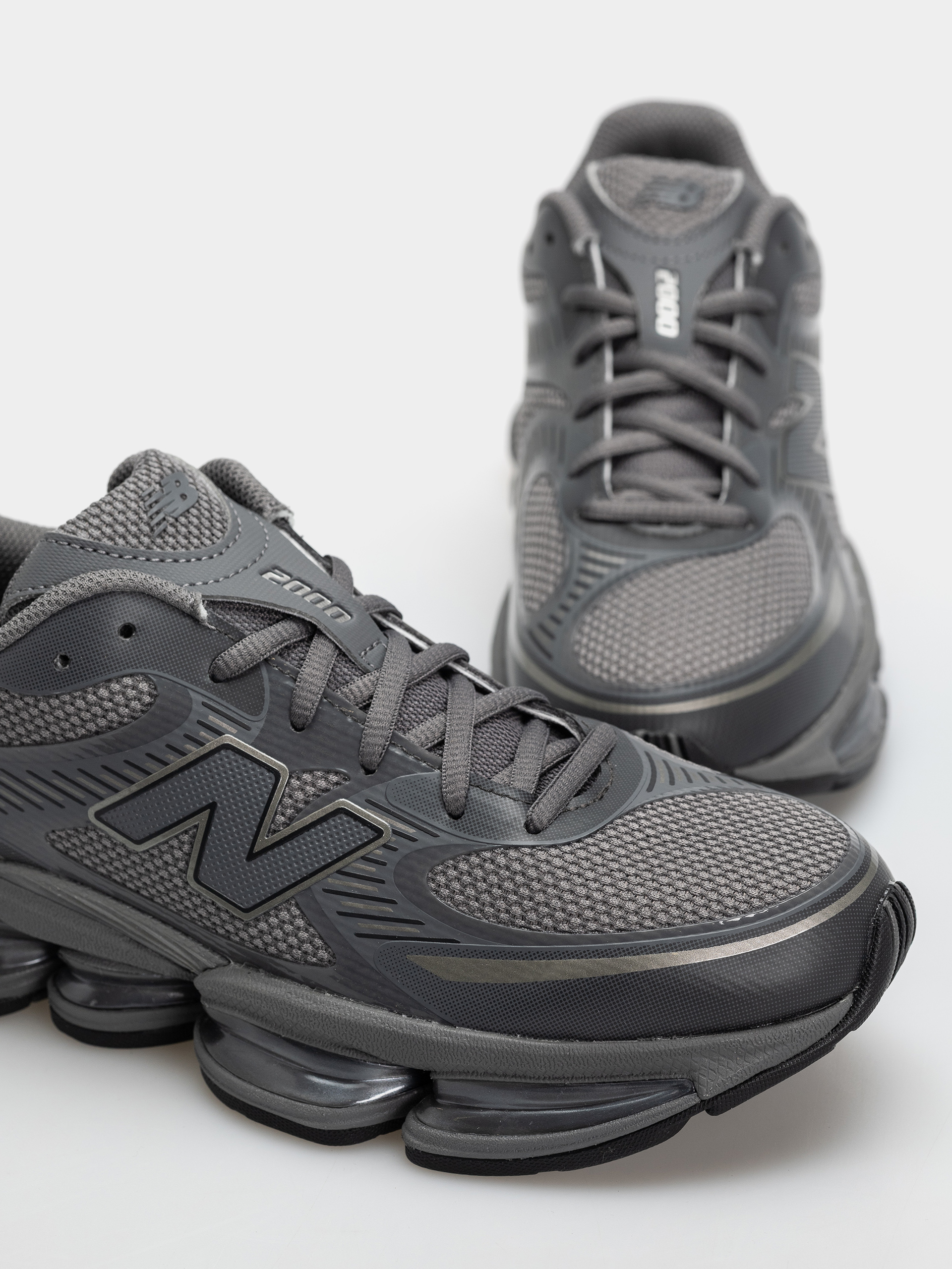 New Balance 2000 Shoes (castlerock/castlerock)
