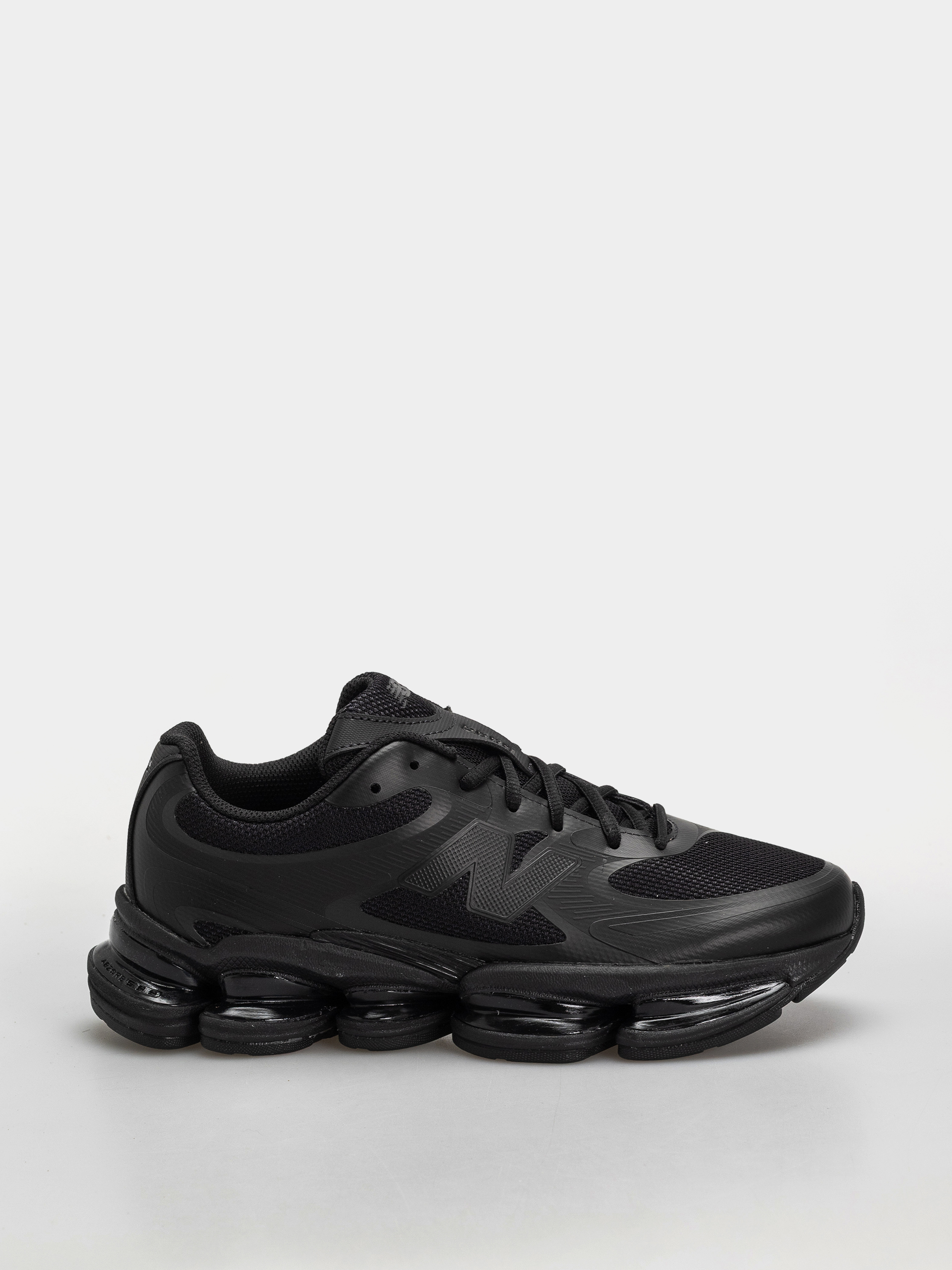 New Balance 2000 Shoes (black/white)