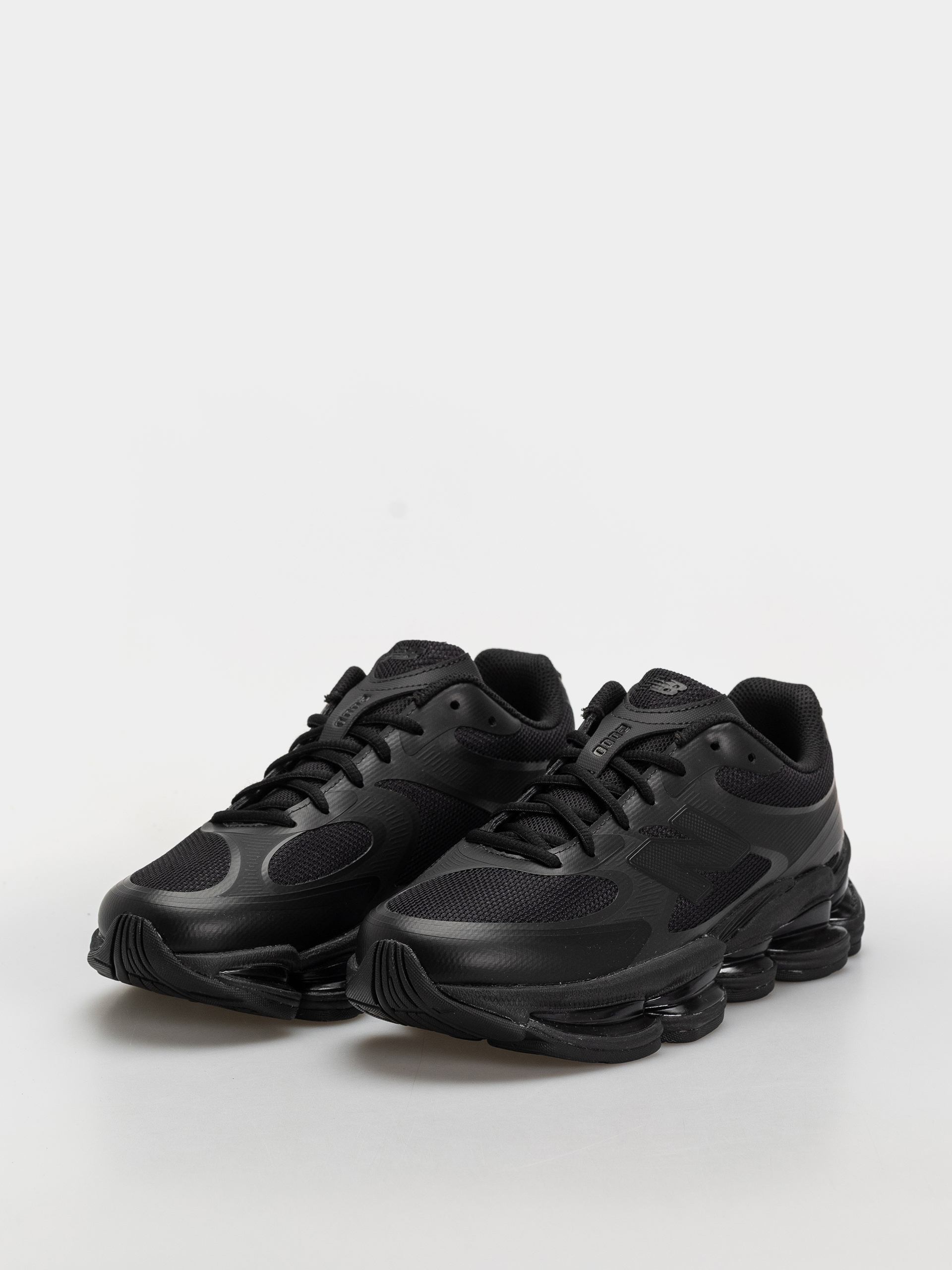 New Balance 2000 Shoes (black/white)