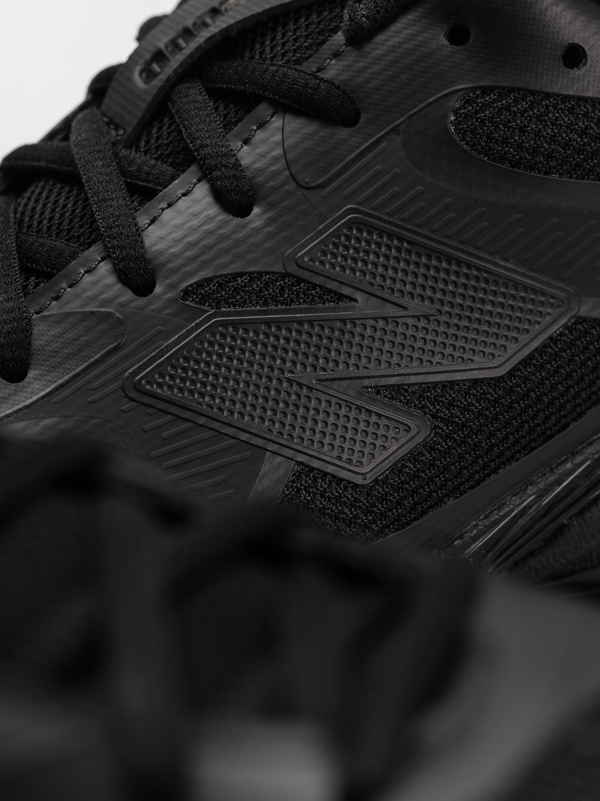 New Balance 2000 Shoes (black/white)