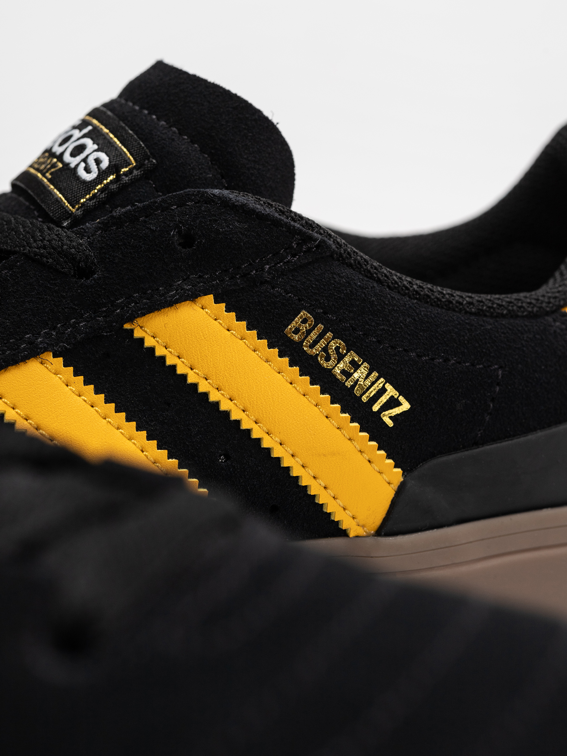 adidas Busenitz Vulc II Shoes (cblack/preyel/gum4)
