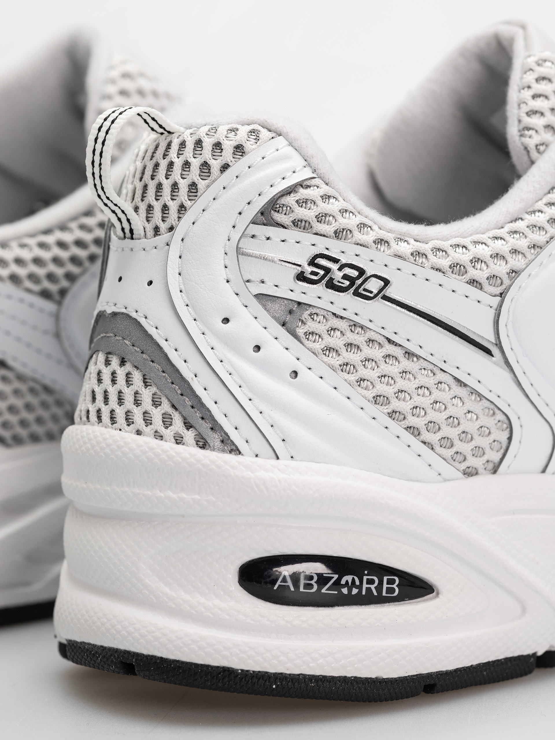 New Balance 530 Shoes (white/silver metallic/black)