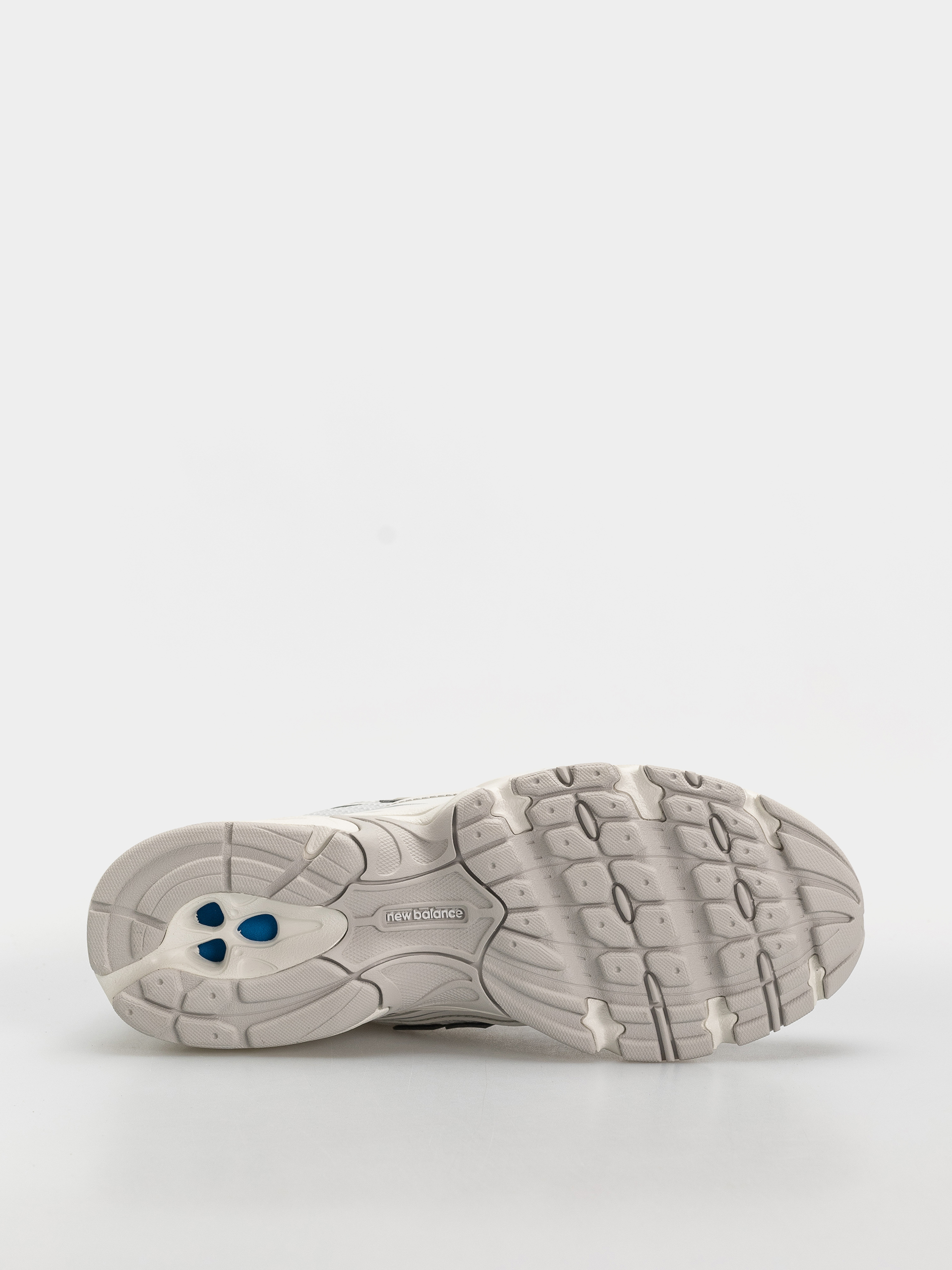 New Balance 740 Shoes (white/silver metallic)
